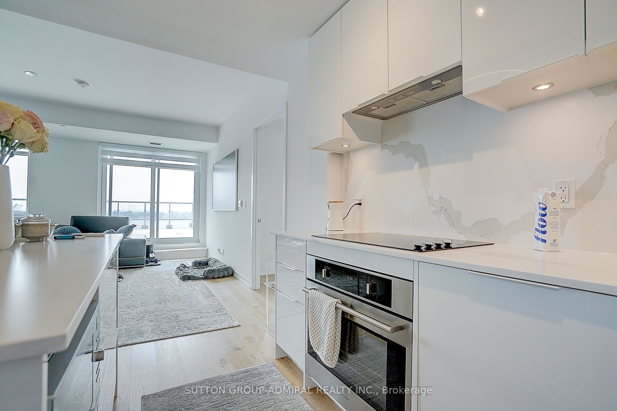 8 Beverley Glen Boulevard 712 Property Photo 21