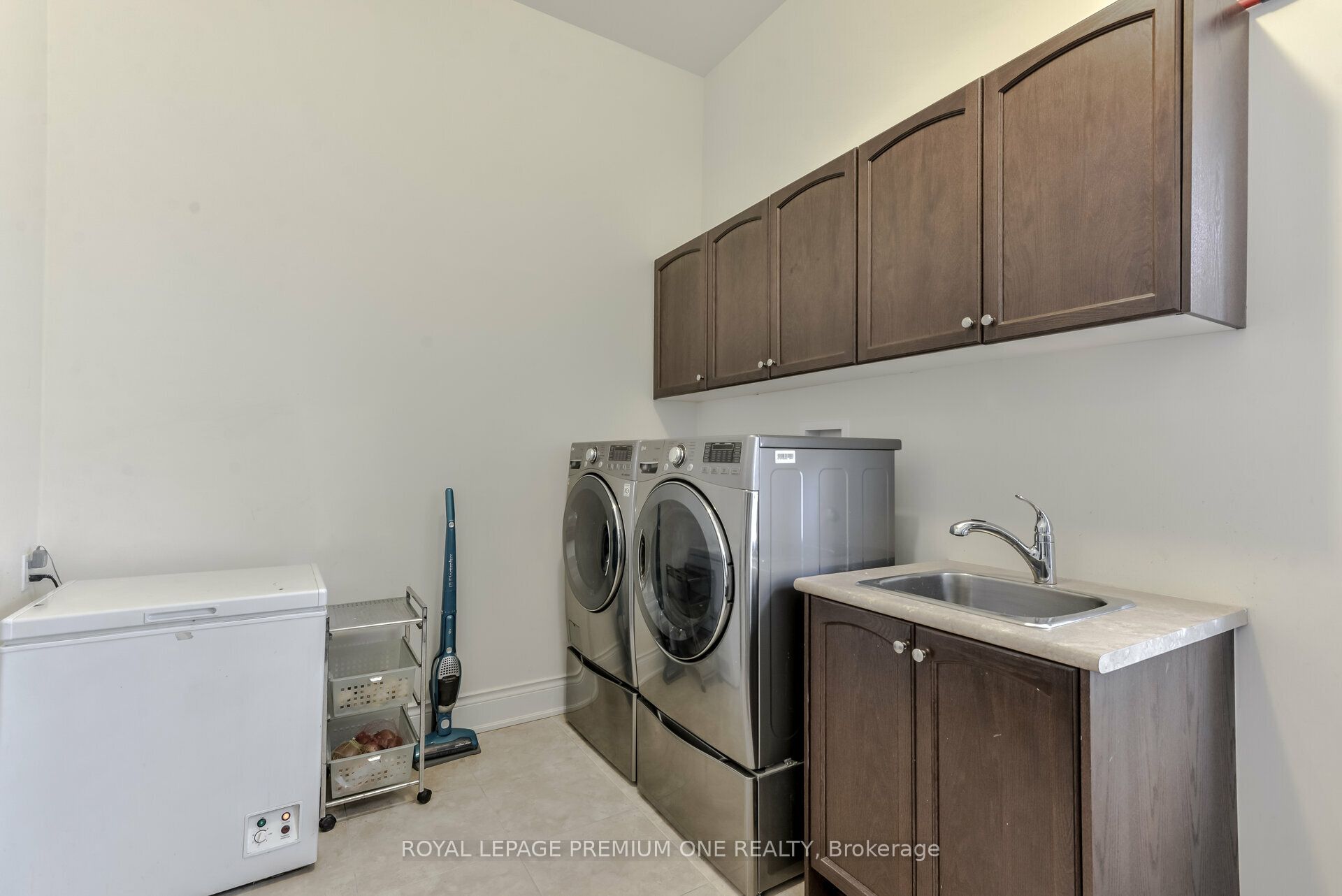 107 Headwind Boulevard Property Photo 25