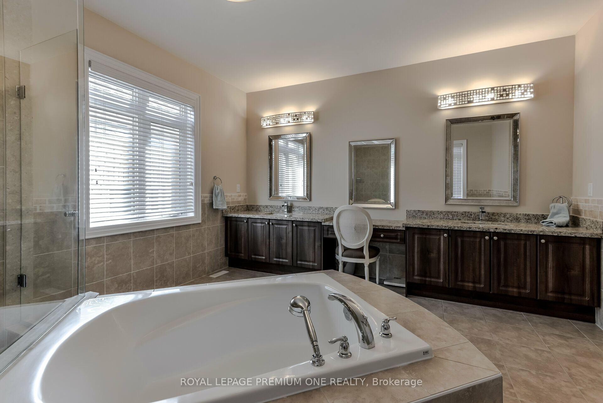 107 Headwind Boulevard Property Photo 32