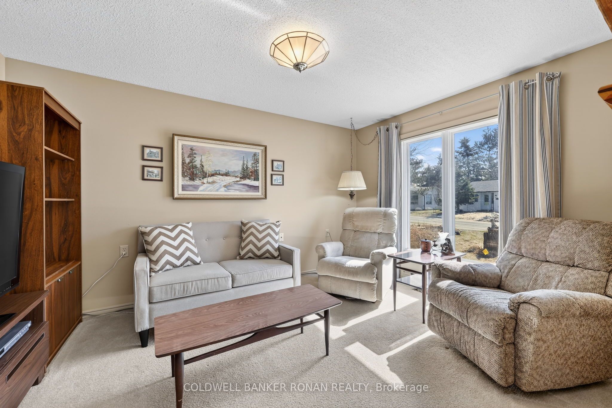 4 Tecumseth Pines Drive Property Photo 3