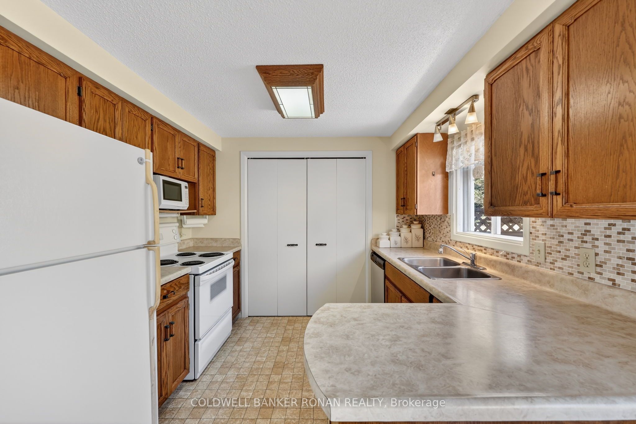 4 Tecumseth Pines Drive Property Photo 10
