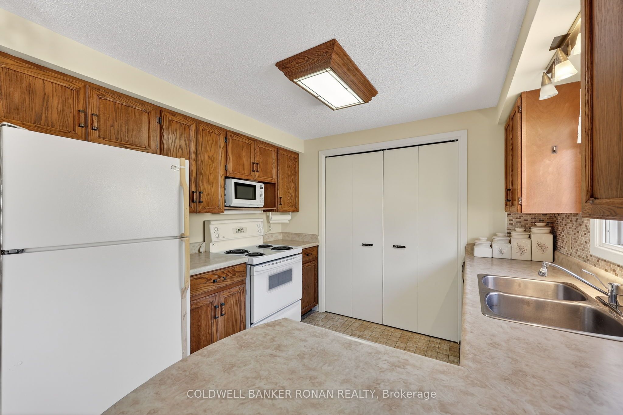4 Tecumseth Pines Drive Property Photo 11
