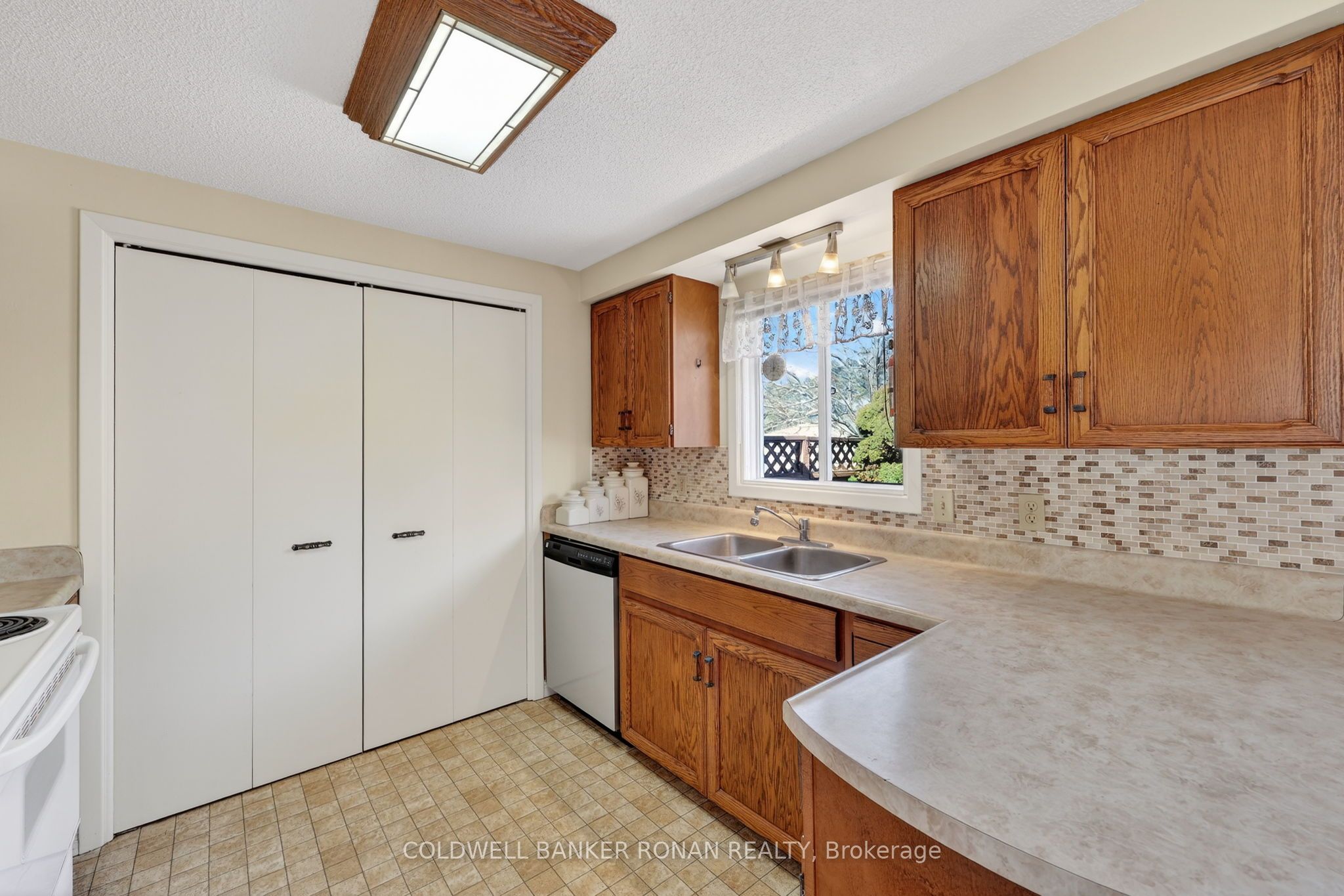 4 Tecumseth Pines Drive Property Photo 12