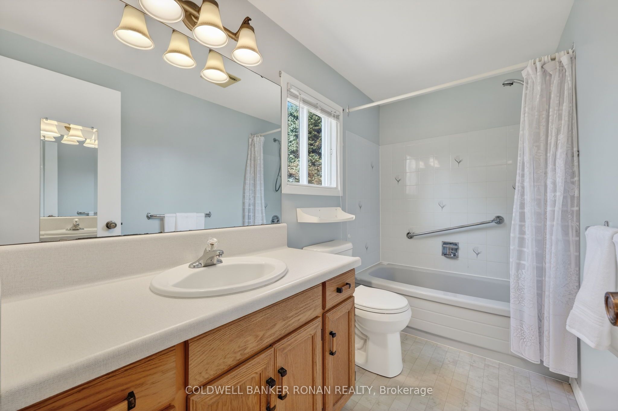 4 Tecumseth Pines Drive Property Photo 17