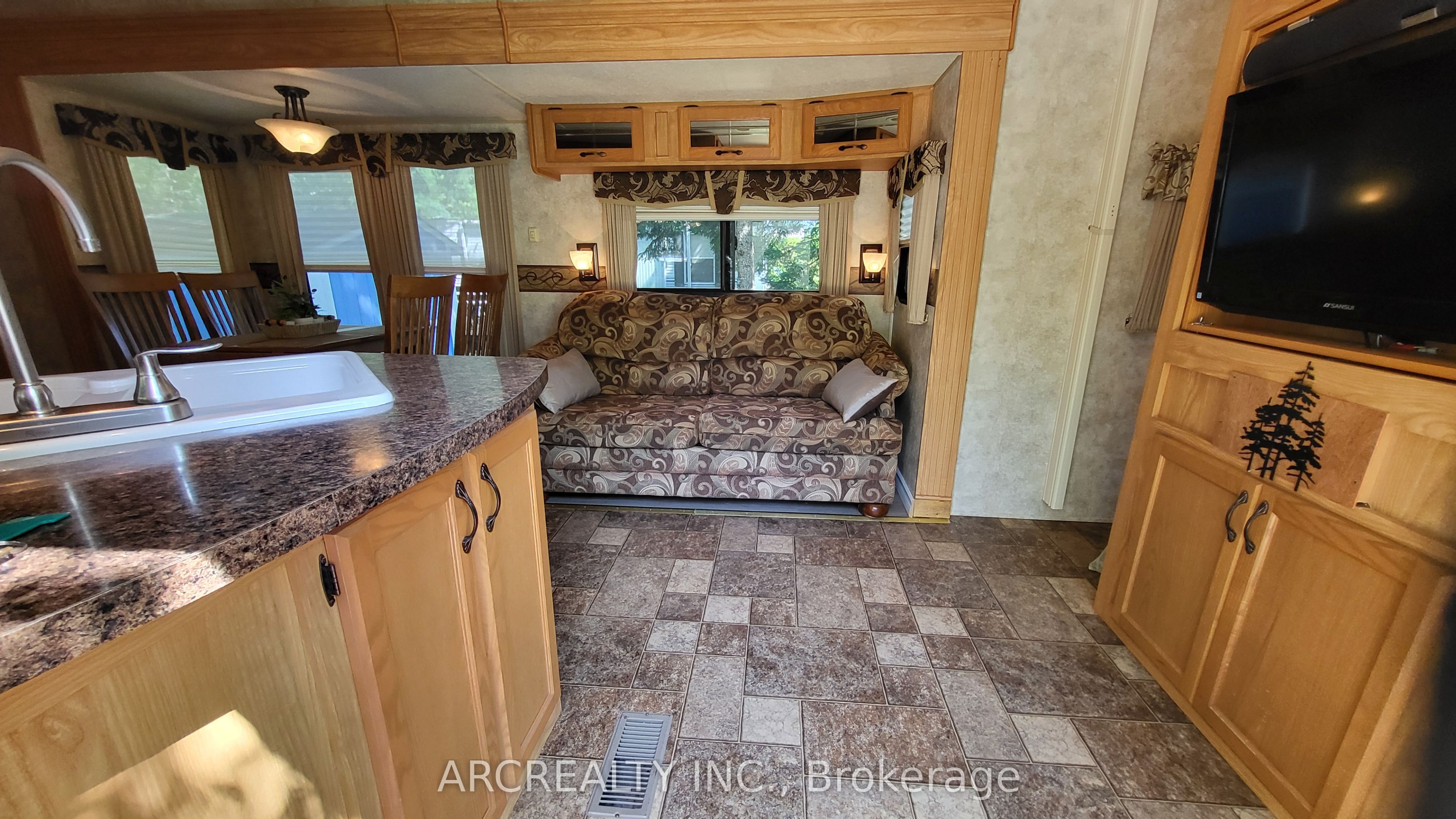 149 Horseshoe Circle Property Photo 6