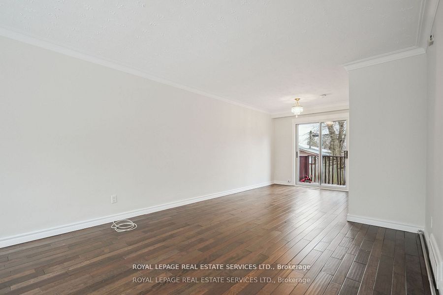 256 Zelda Crescent Property Photo 7