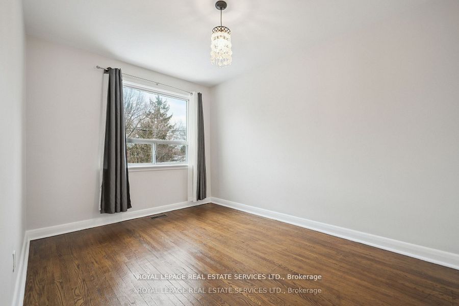 256 Zelda Crescent Property Photo 15