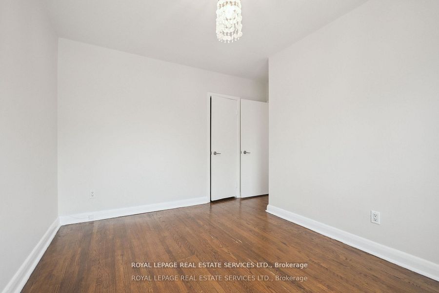 256 Zelda Crescent Property Photo 16