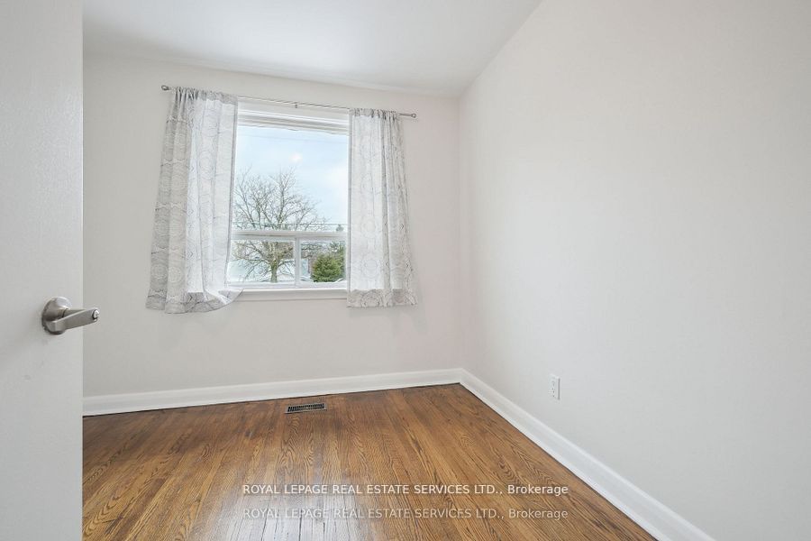 256 Zelda Crescent Property Photo 17