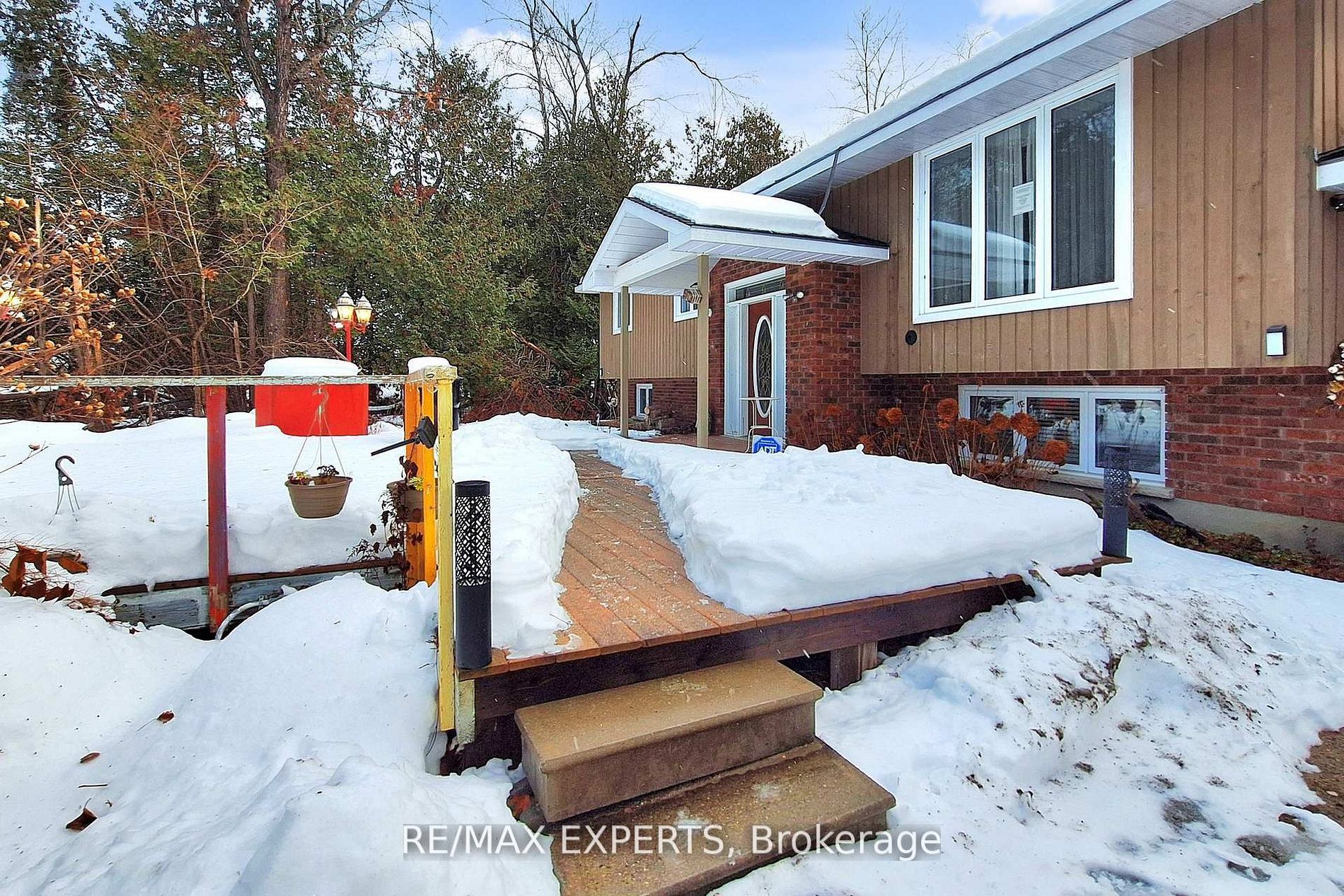 3180 Fleming Boulevard Property Photo 6
