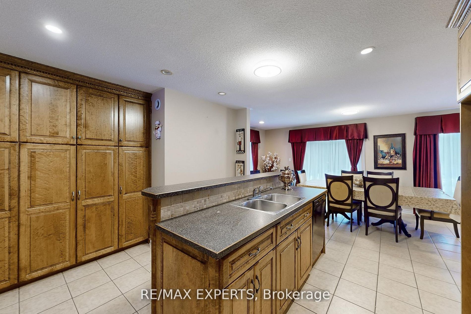 3180 Fleming Boulevard Property Photo 12