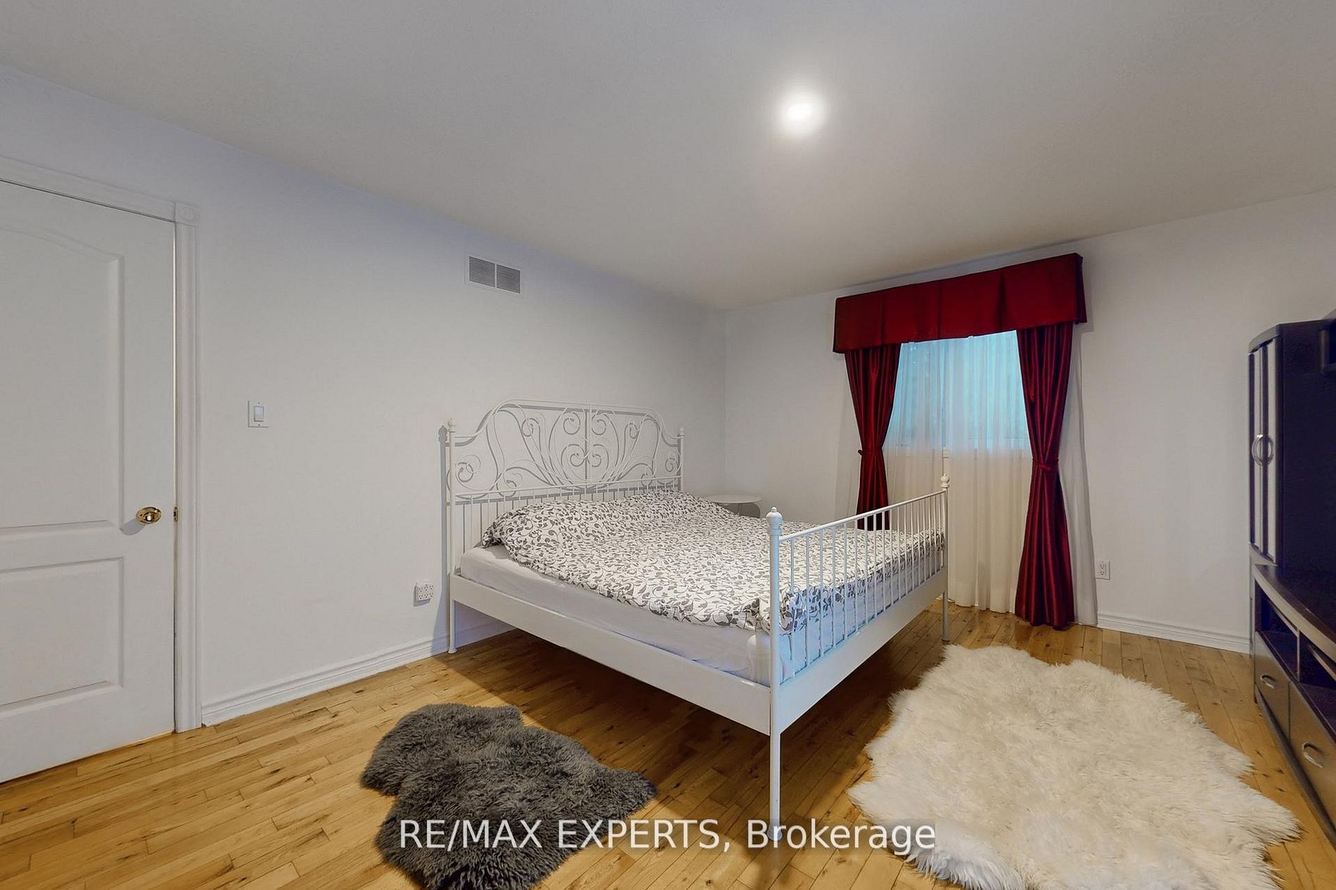 3180 Fleming Boulevard Property Photo 18