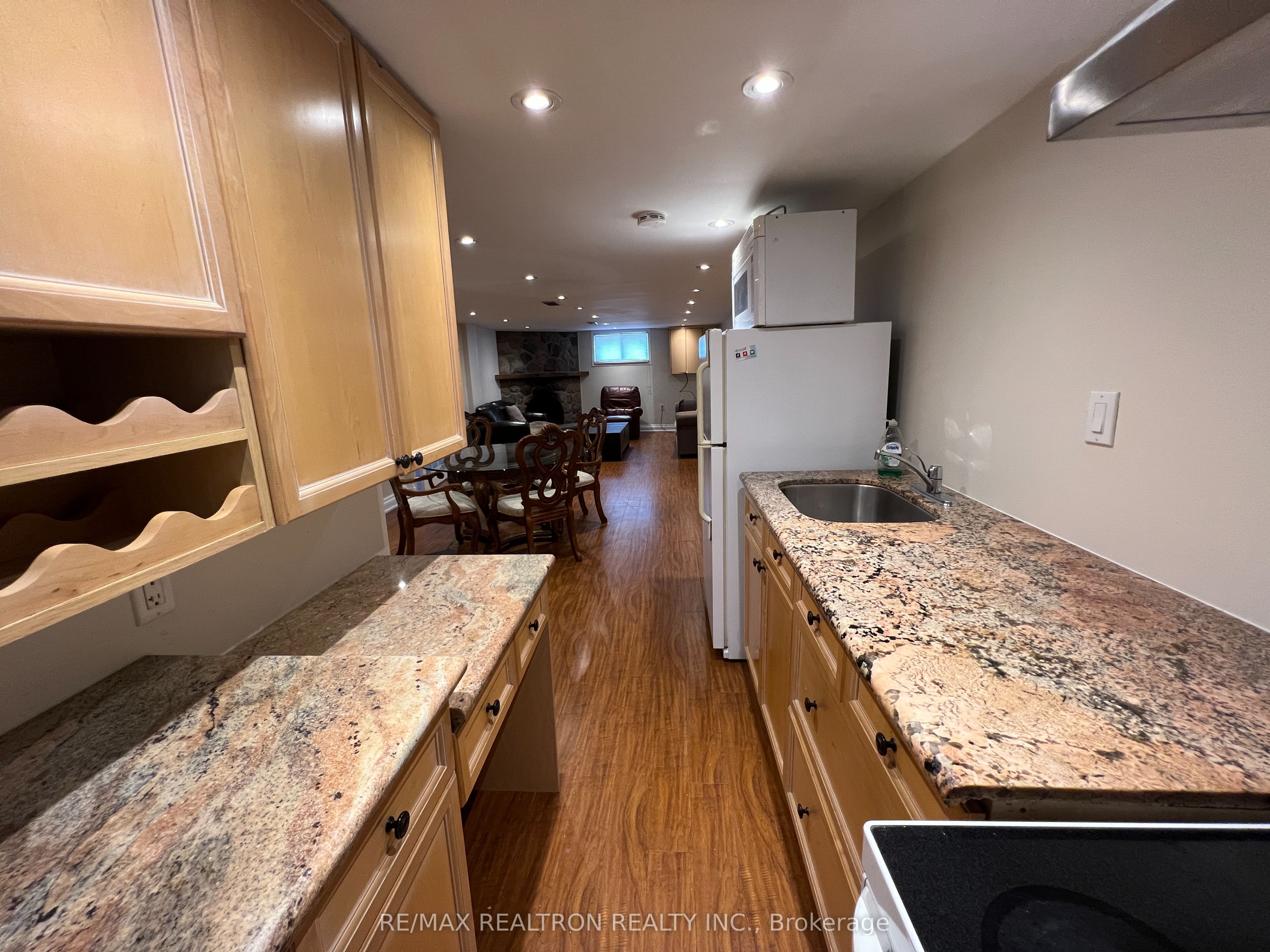 428 Paliser Crescent N Property Photo 7