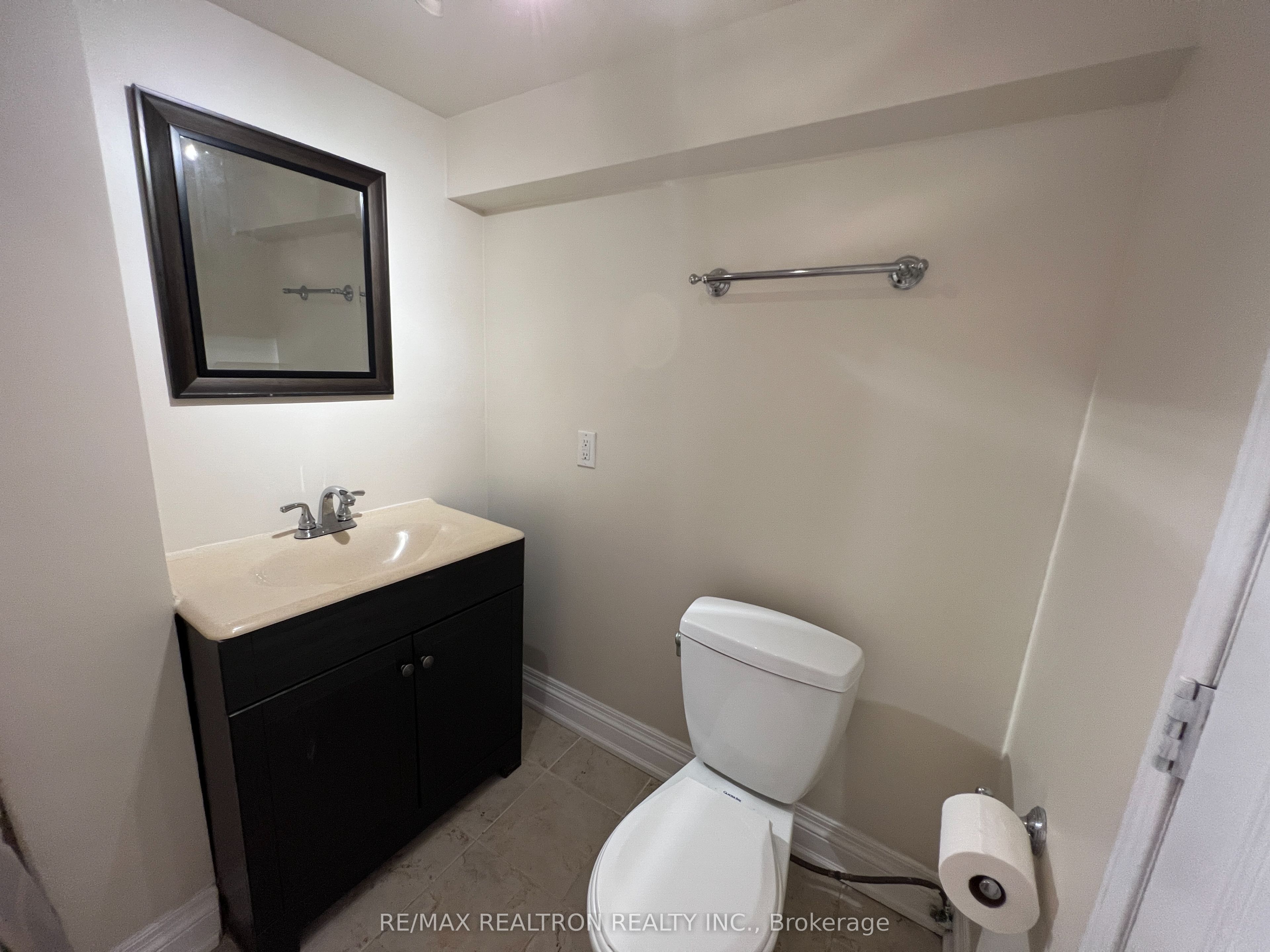 428 Paliser Crescent N Property Photo 9