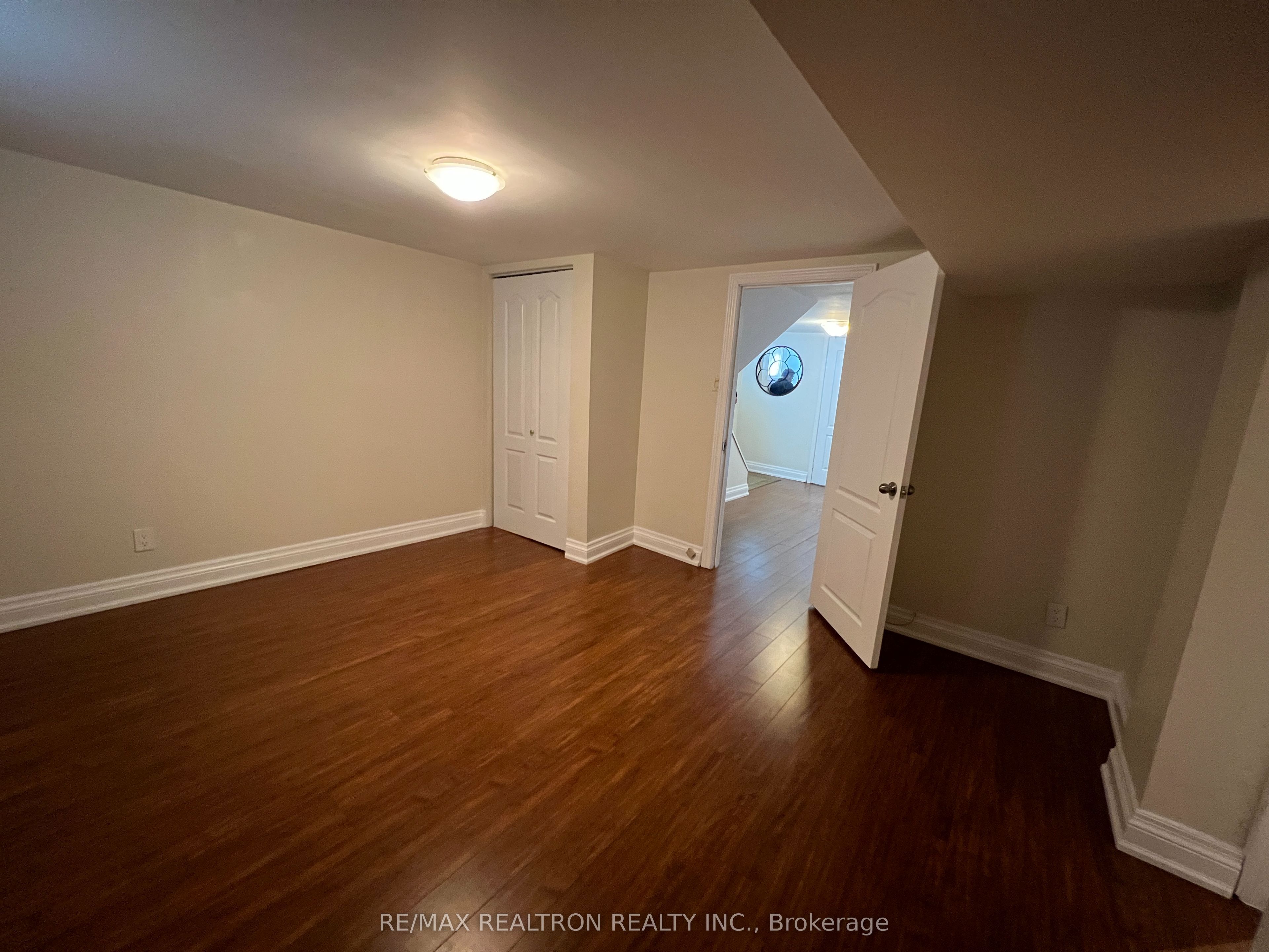 428 Paliser Crescent N Property Photo 10