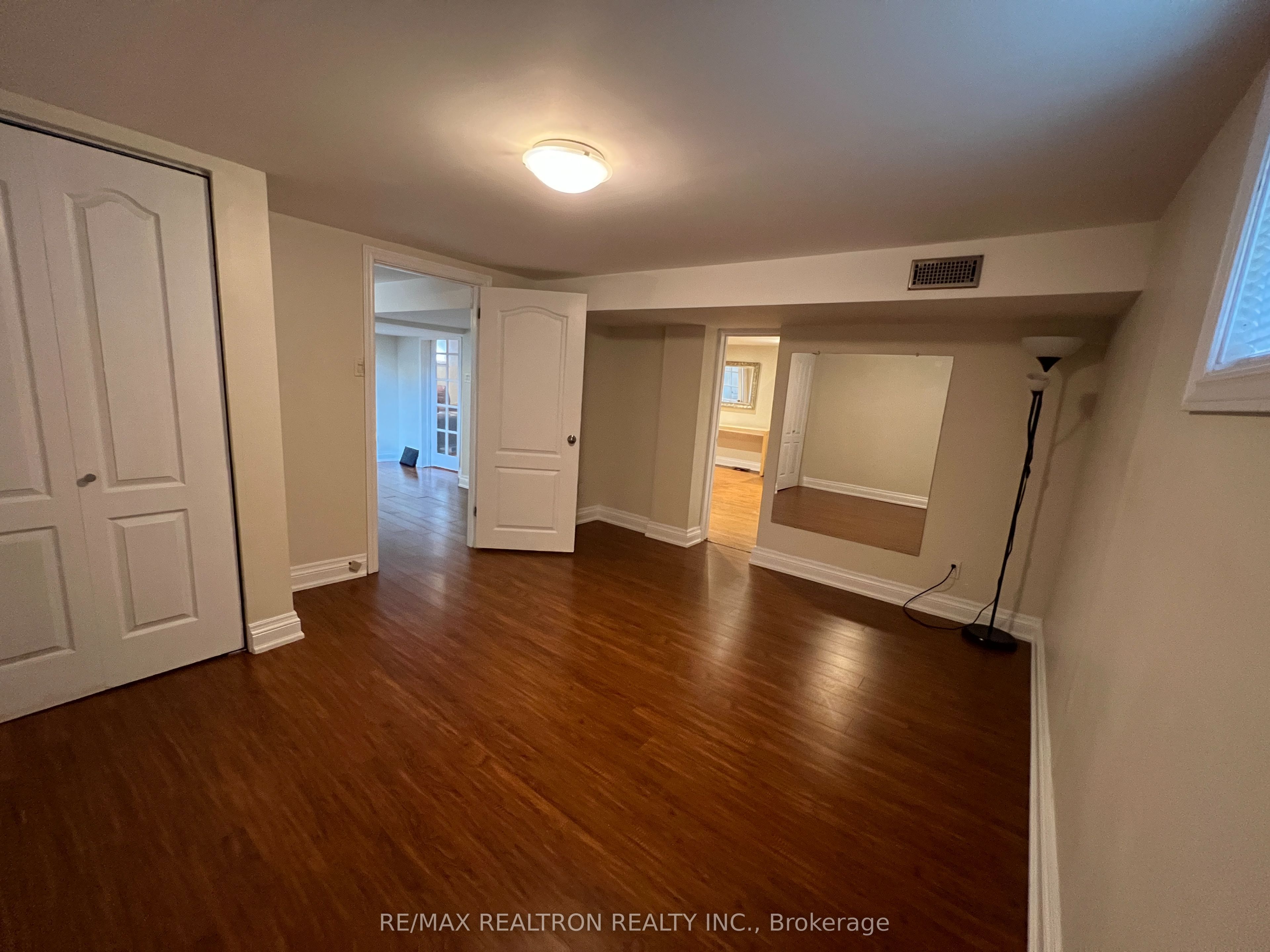 428 Paliser Crescent N Property Photo 11
