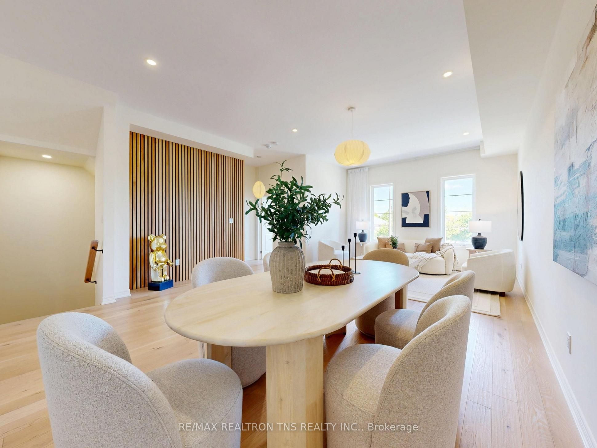 9442 Bayview Avenue Property Photo 2
