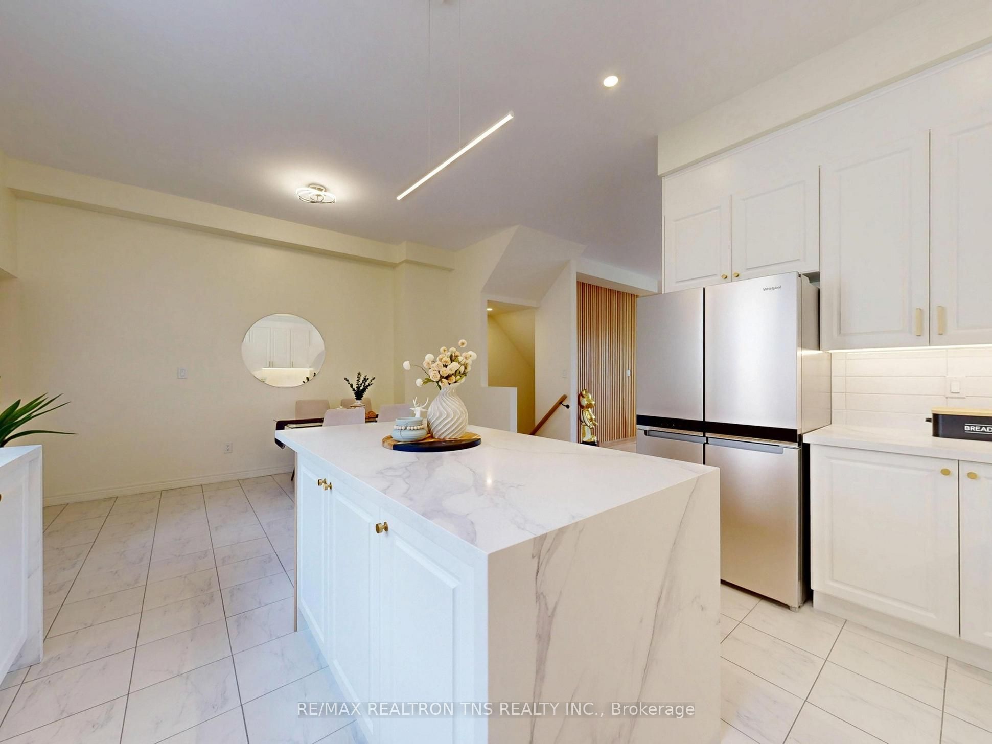 9442 Bayview Avenue Property Photo 9