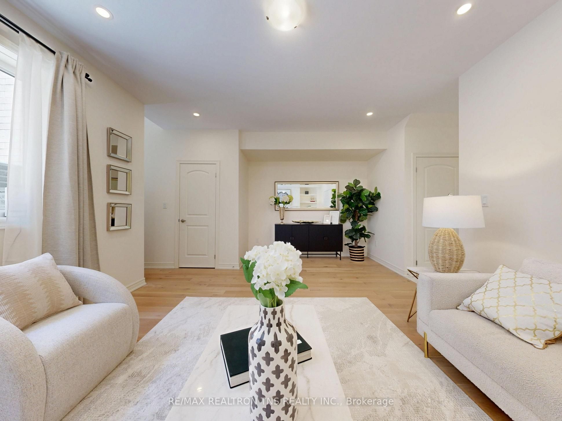 9442 Bayview Avenue Property Photo 13