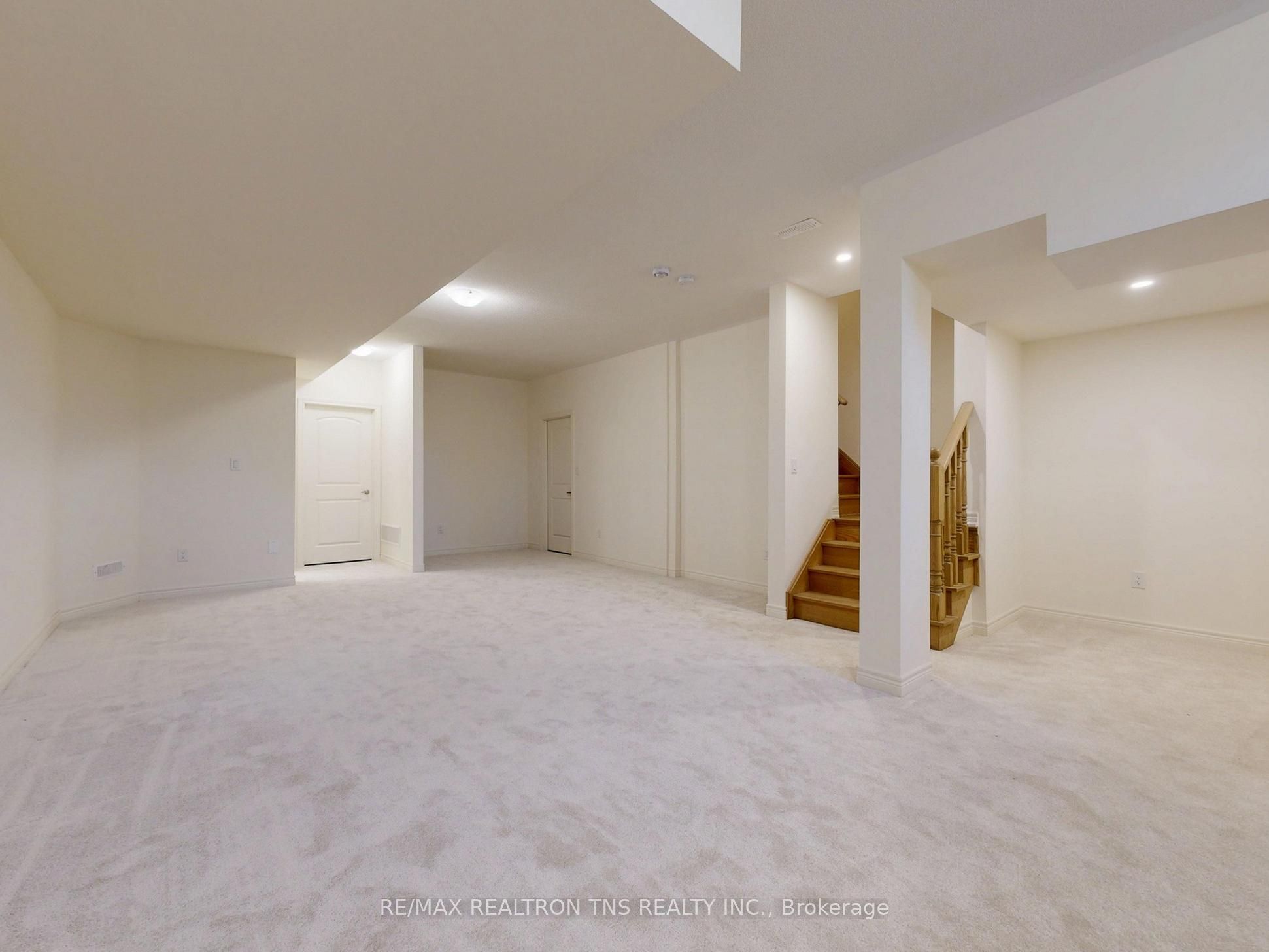9442 Bayview Avenue Property Photo 25