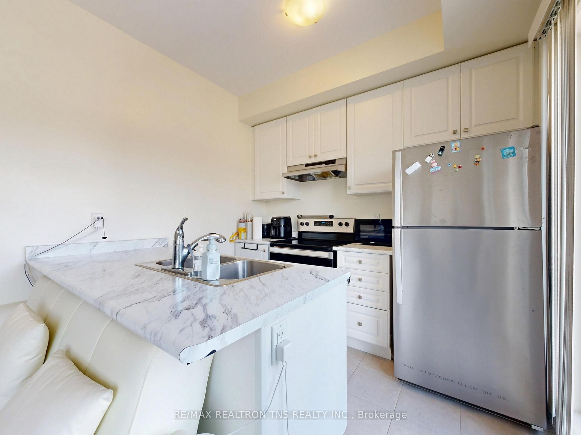 9442 Bayview Avenue Property Photo 27