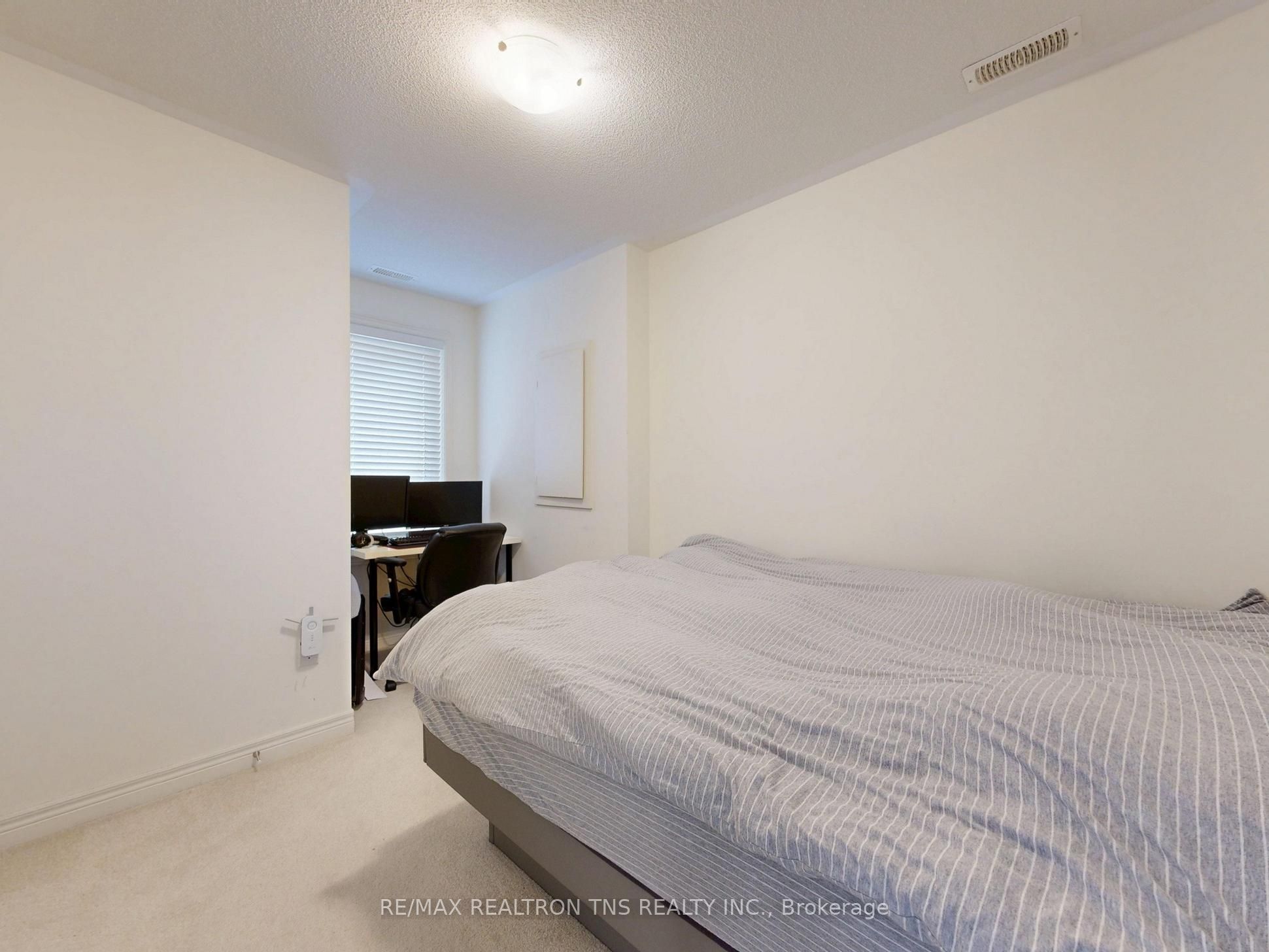 9442 Bayview Avenue Property Photo 28