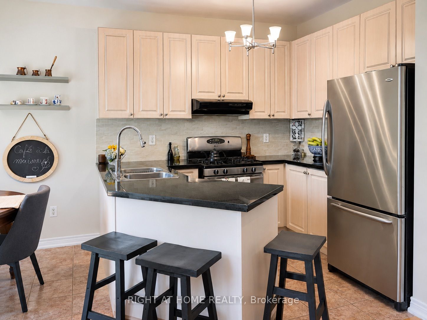 39 Pexton Avenue Property Photo 7