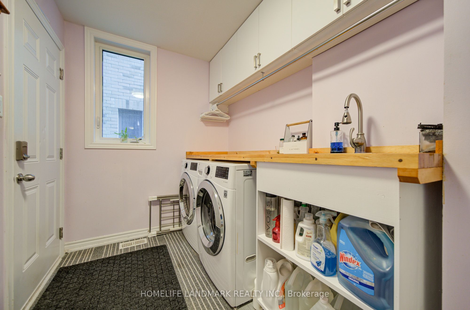 97 Cornell Centre Boulevard Property Photo 7