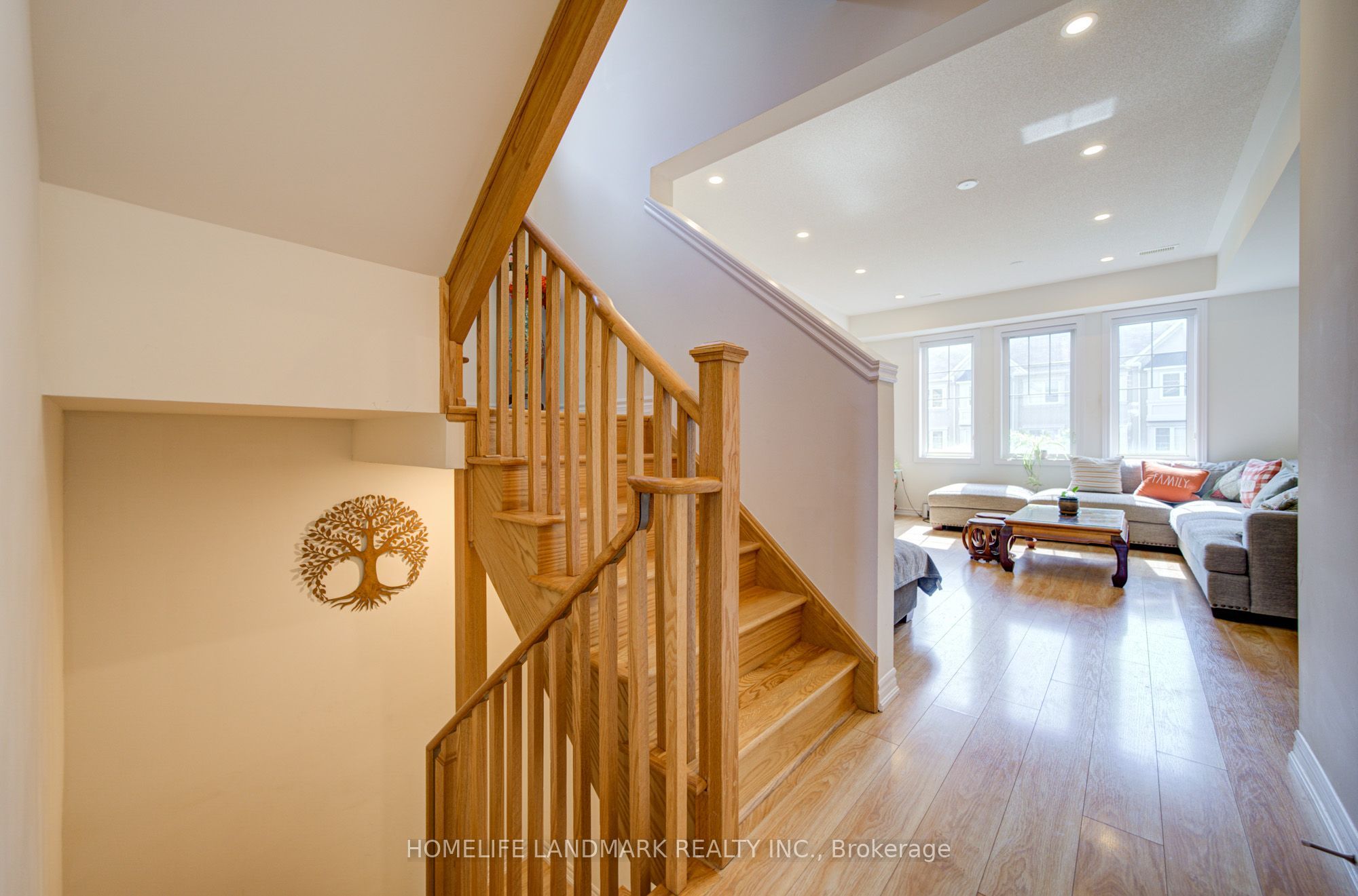 97 Cornell Centre Boulevard Property Photo 8