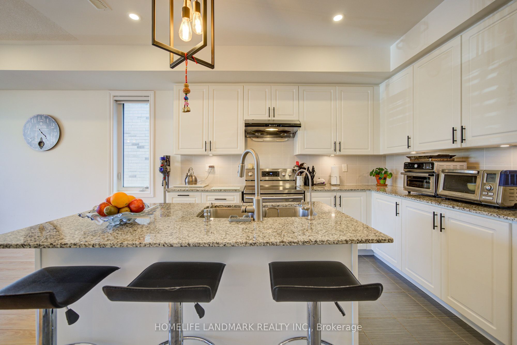 97 Cornell Centre Boulevard Property Photo 14