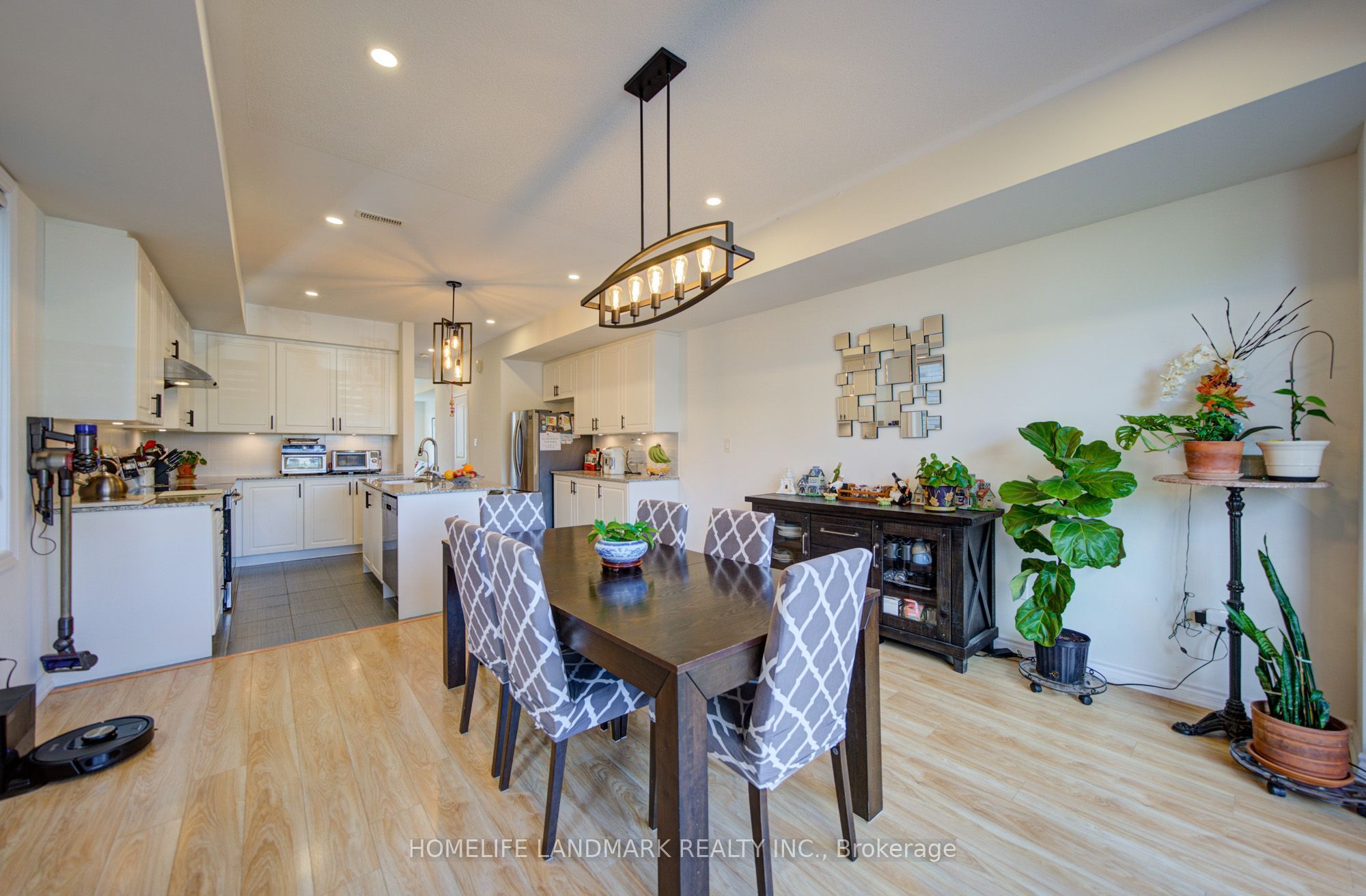 97 Cornell Centre Boulevard Property Photo 15