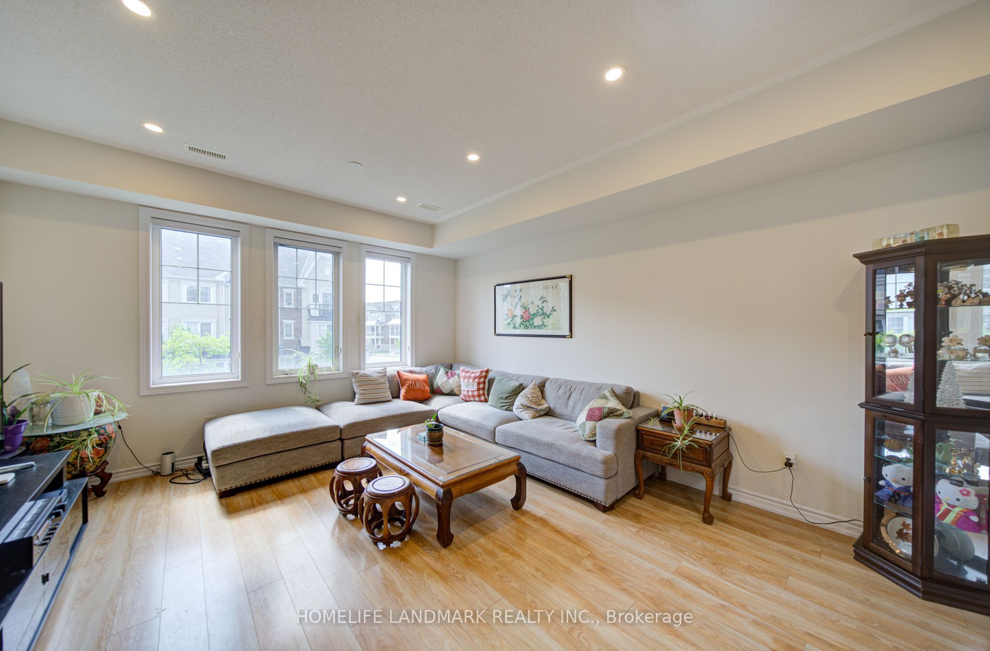 97 Cornell Centre Boulevard Property Photo 23