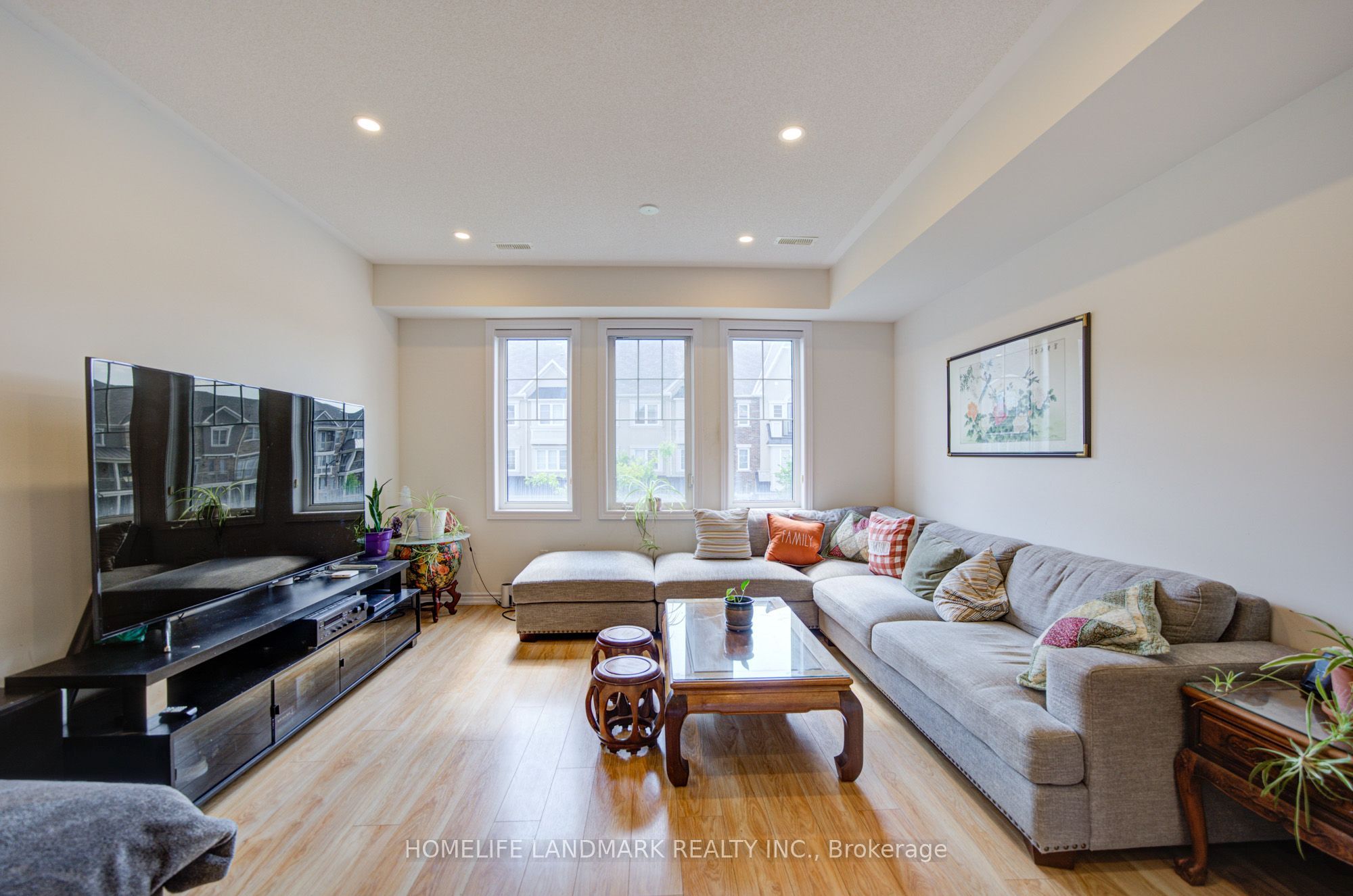 97 Cornell Centre Boulevard Property Photo 24