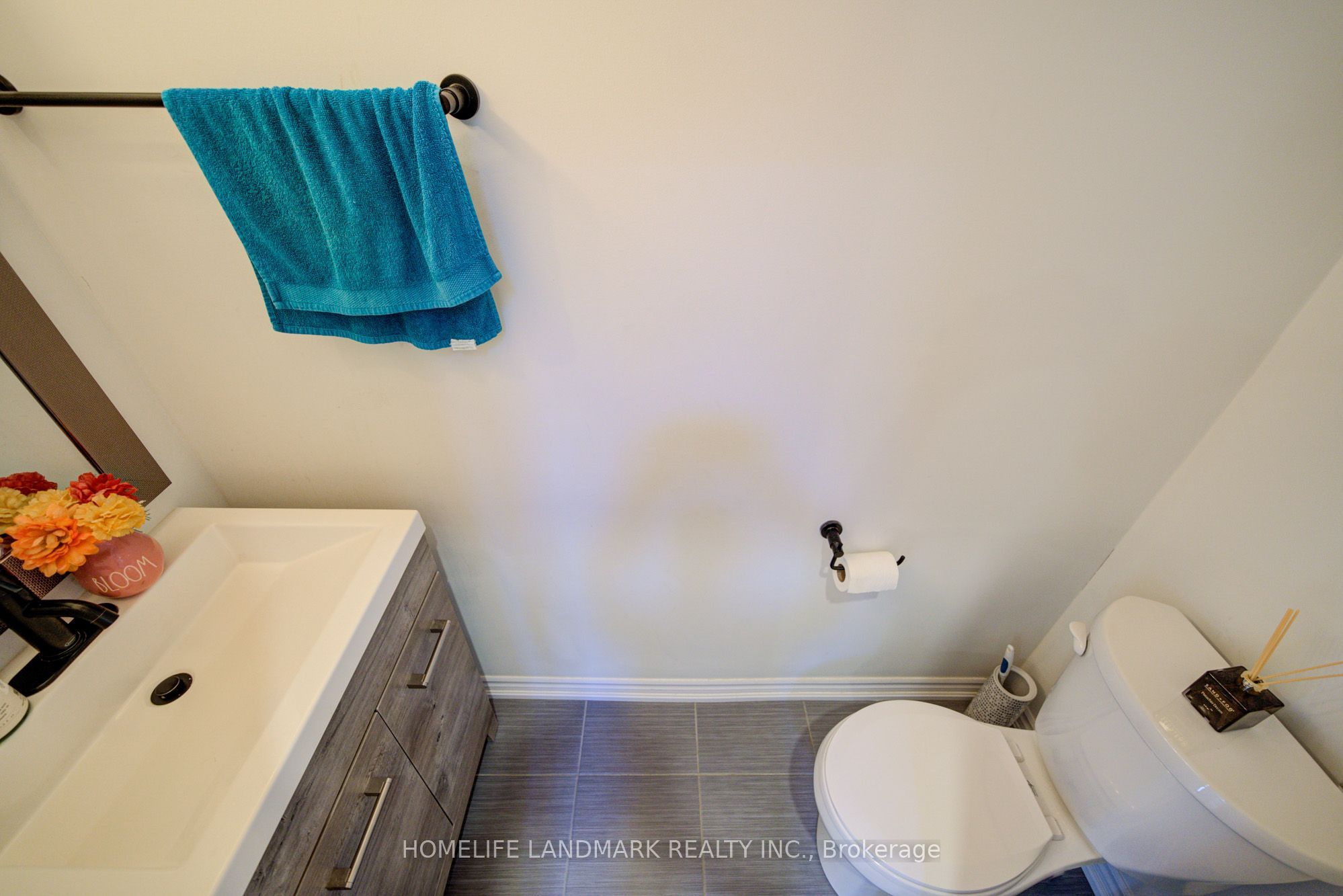 97 Cornell Centre Boulevard Property Photo 27