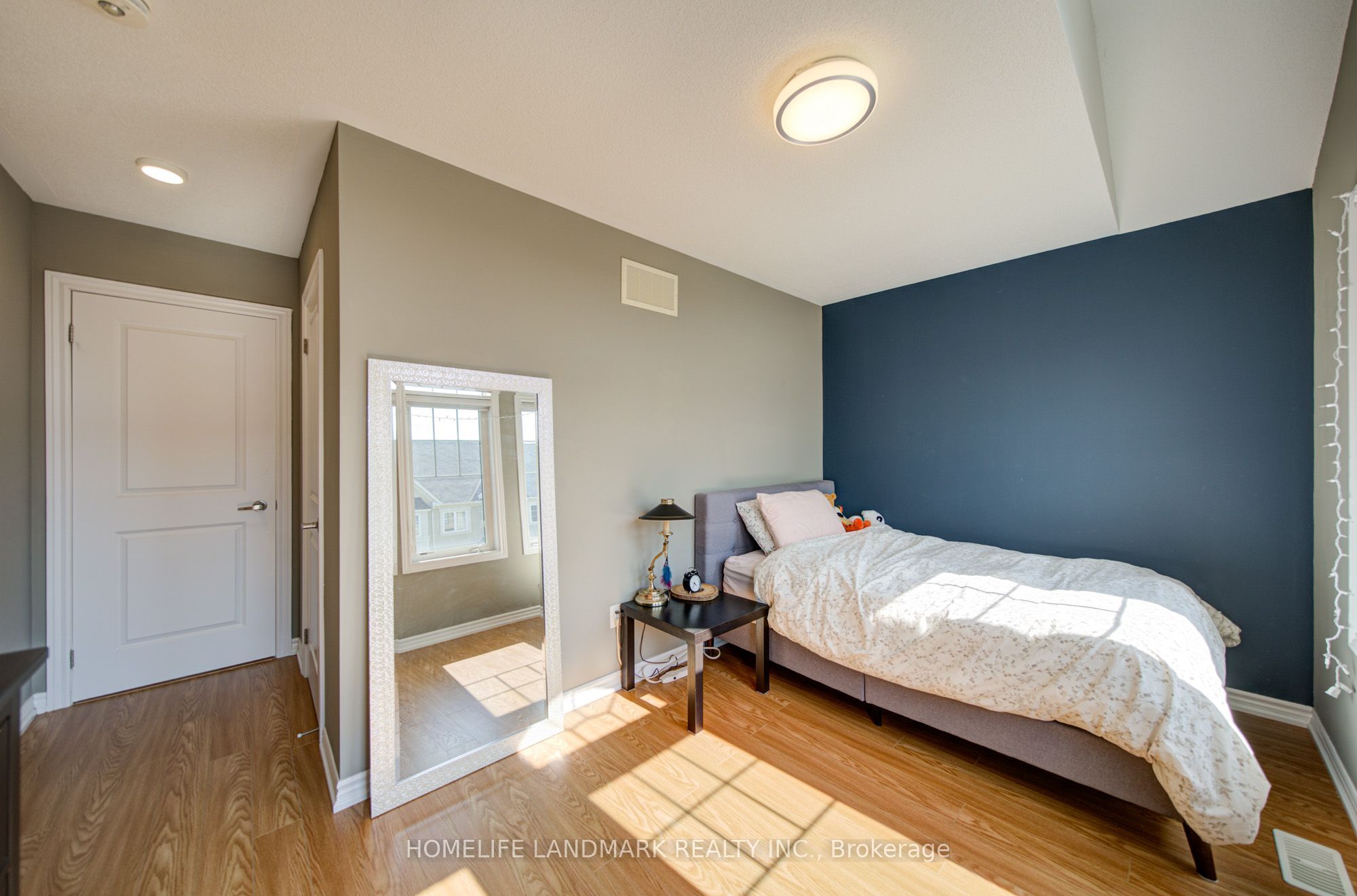 97 Cornell Centre Boulevard Property Photo 35
