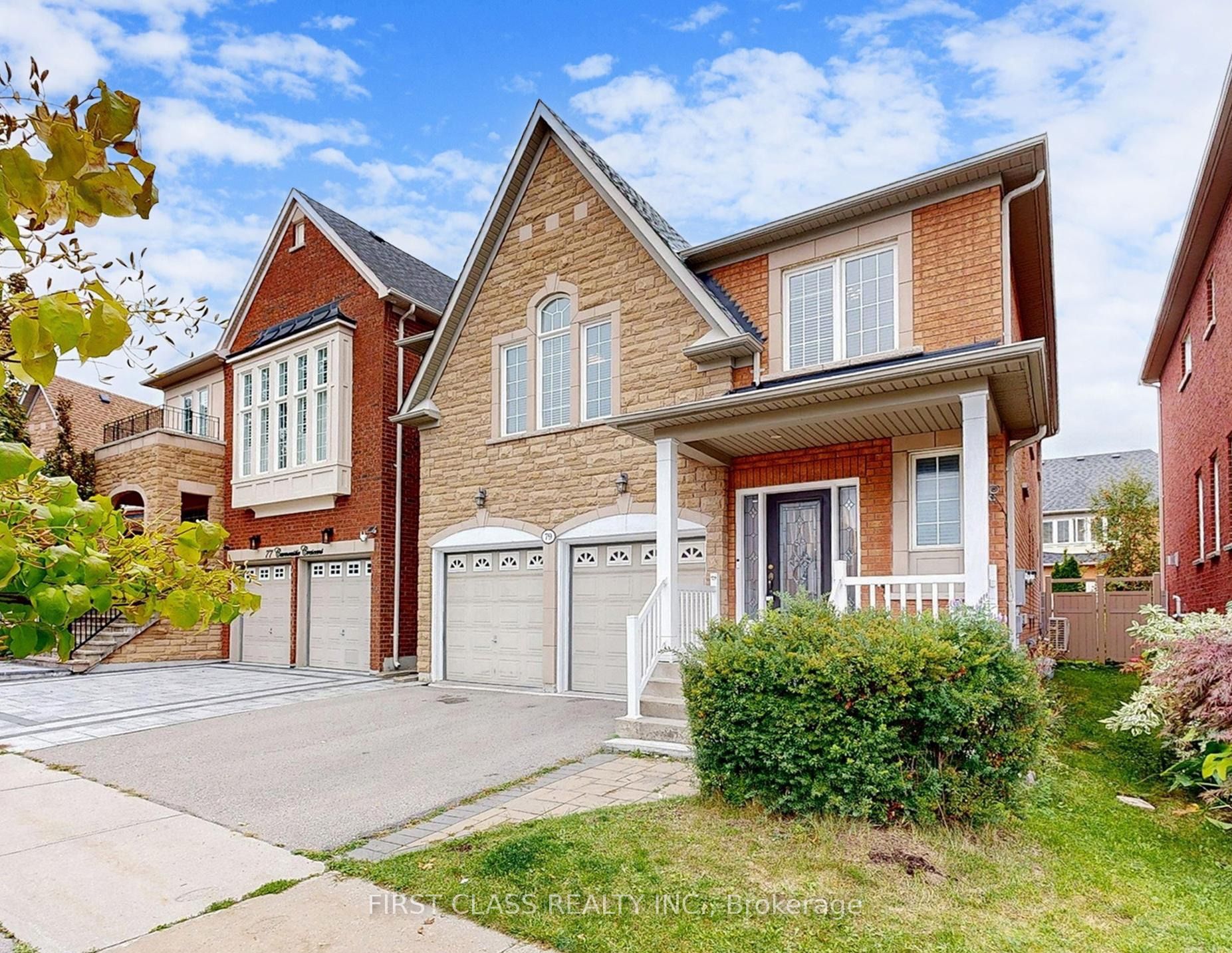 79 Carnoustie Crescent Property Photo 1