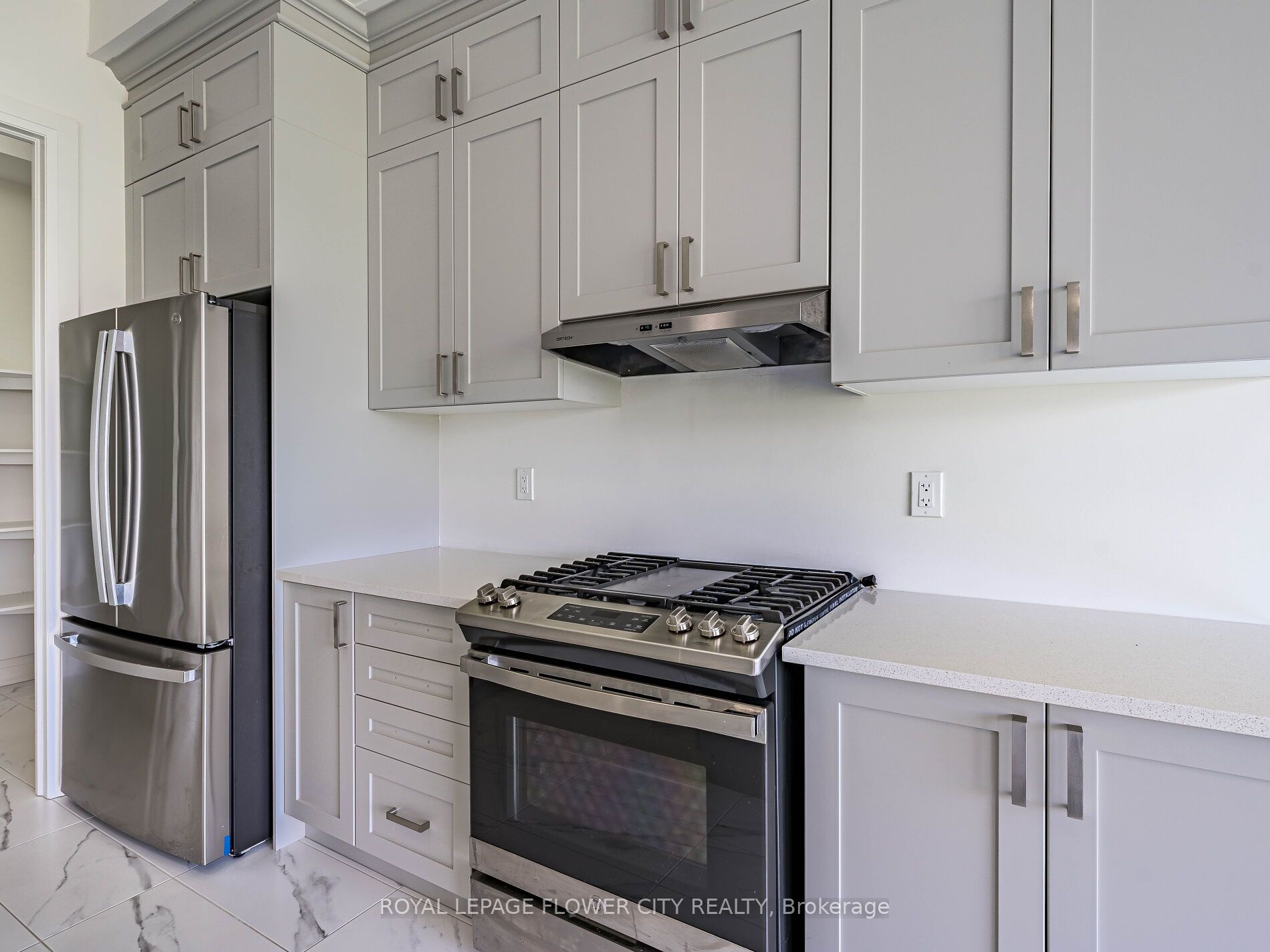 26 Hummingbird Grove Property Photo 15