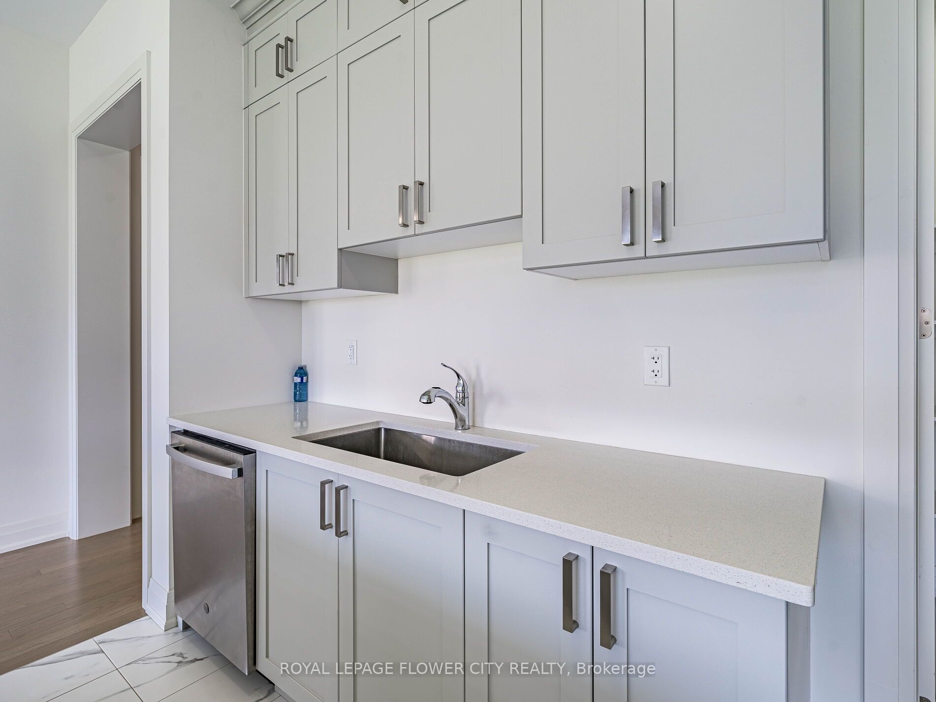 26 Hummingbird Grove Property Photo 16