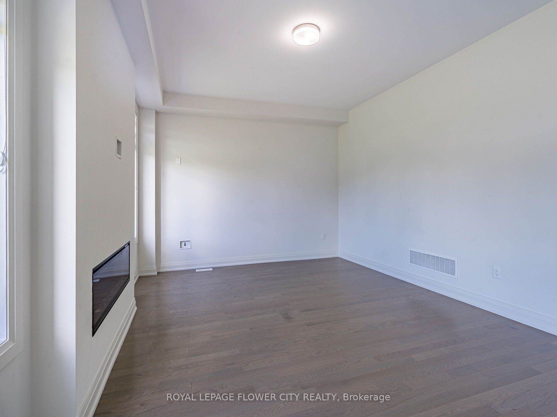 26 Hummingbird Grove Property Photo 23