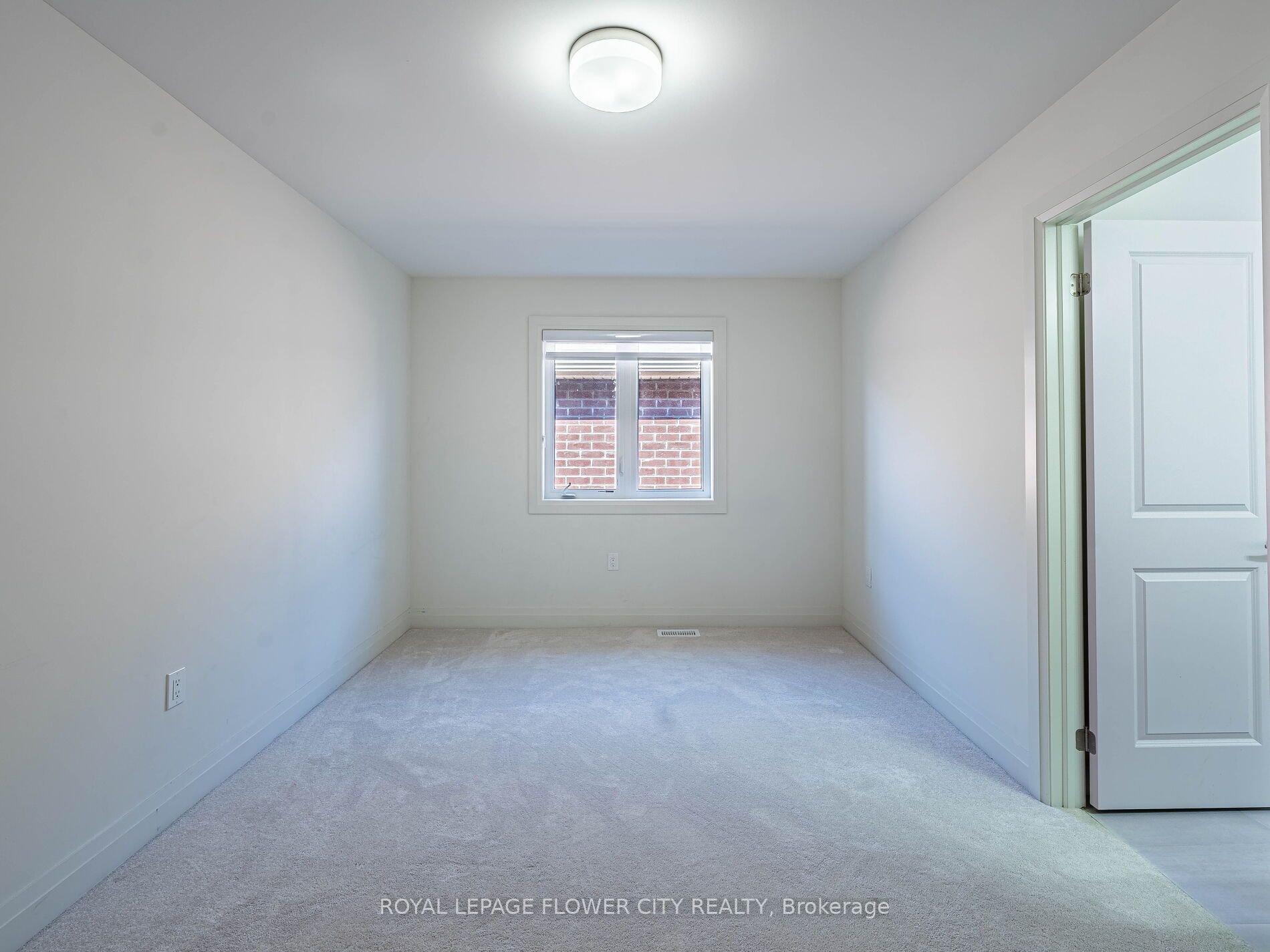 26 Hummingbird Grove Property Photo 43