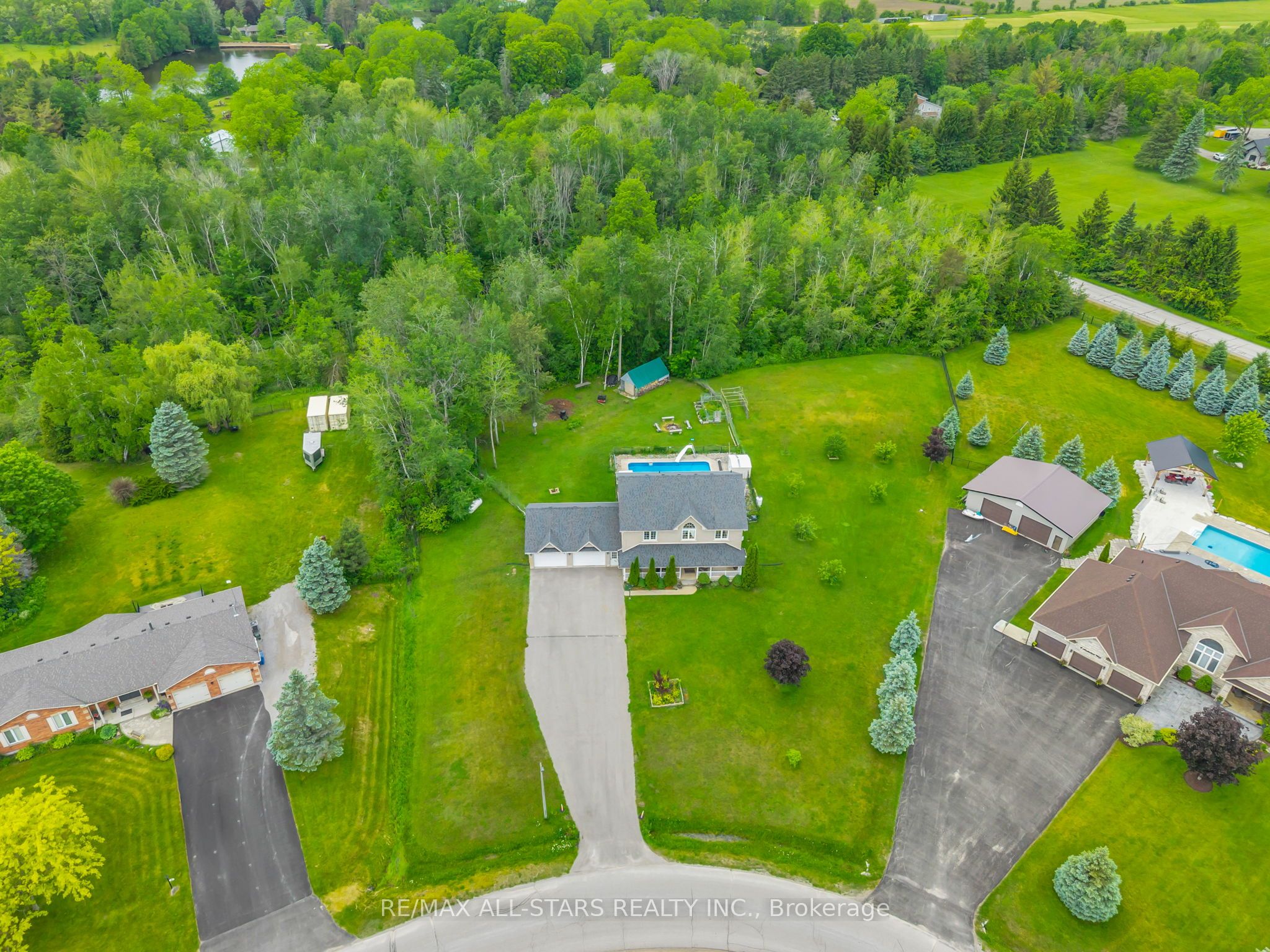 6 Audubon Way Property Photo 5