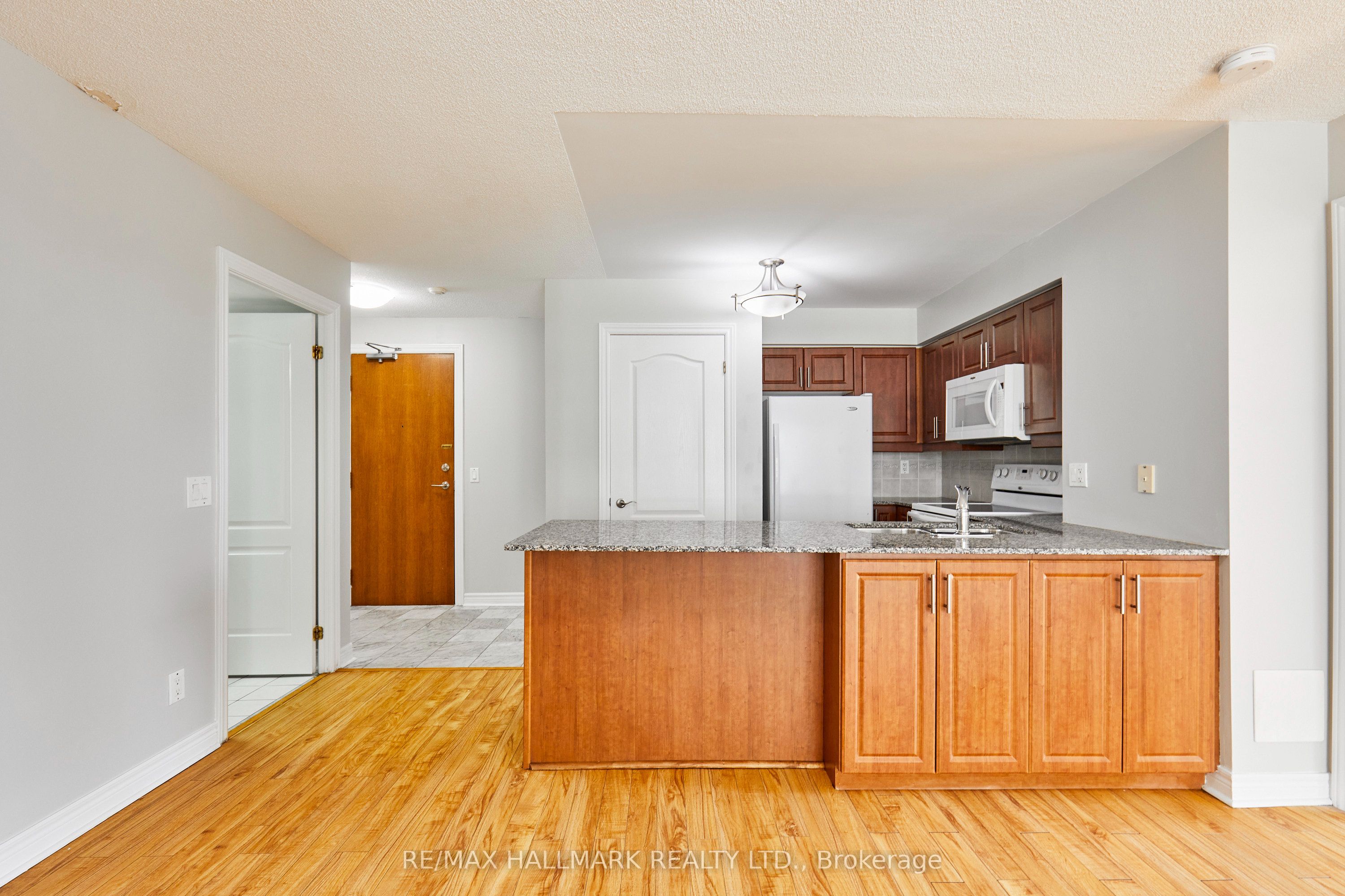 60 Disera Drive 307 Property Photo 16