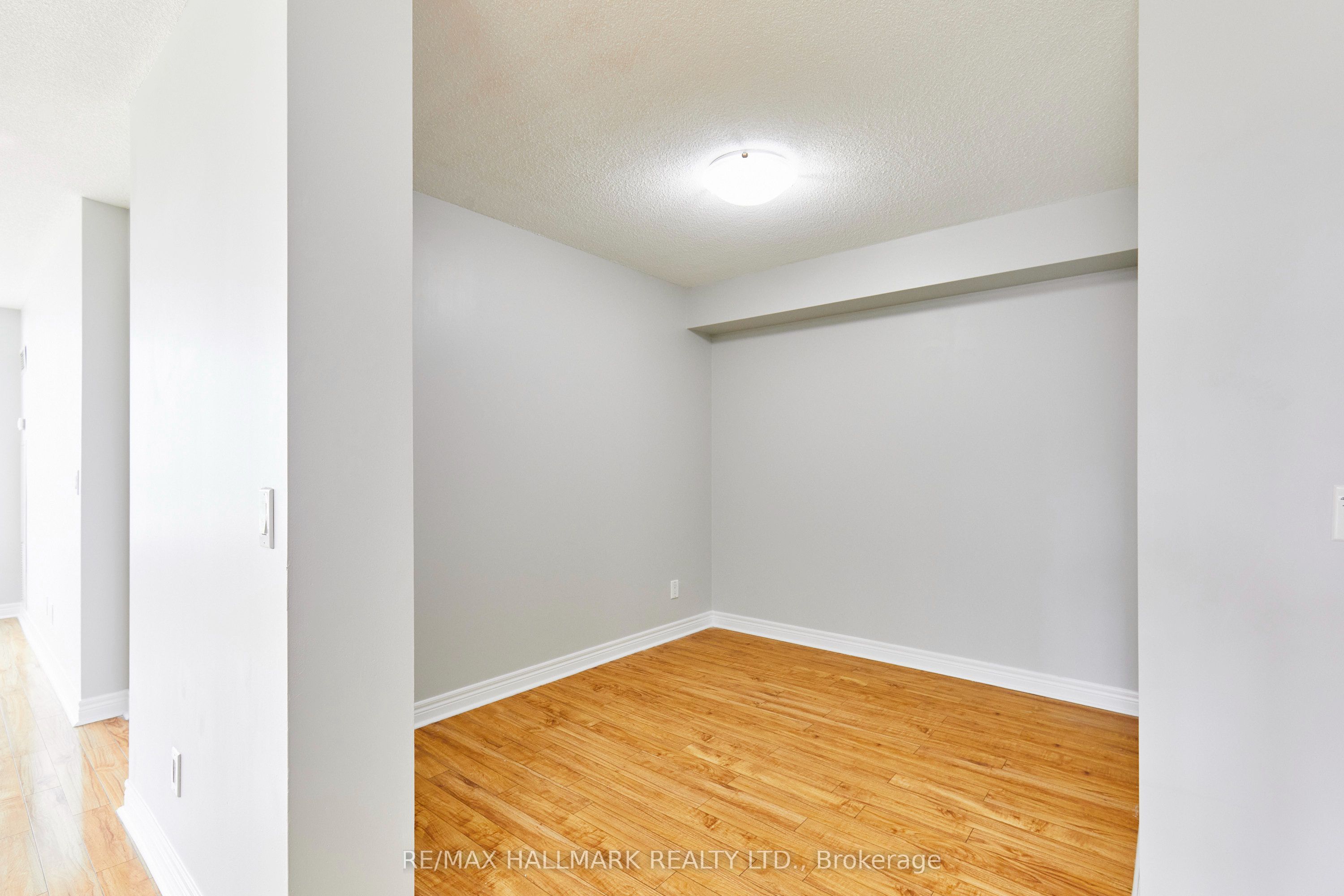 60 Disera Drive 307 Property Photo 20