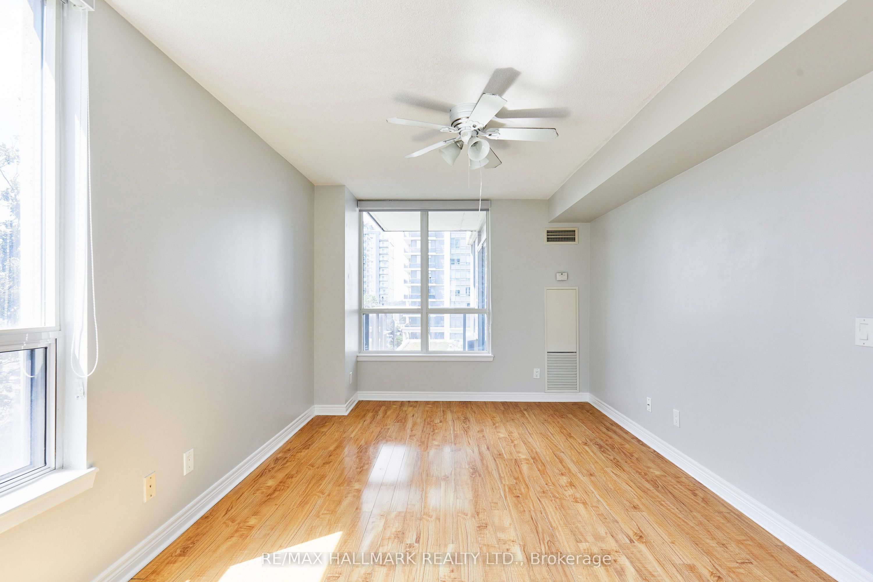 60 Disera Drive 307 Property Photo 25