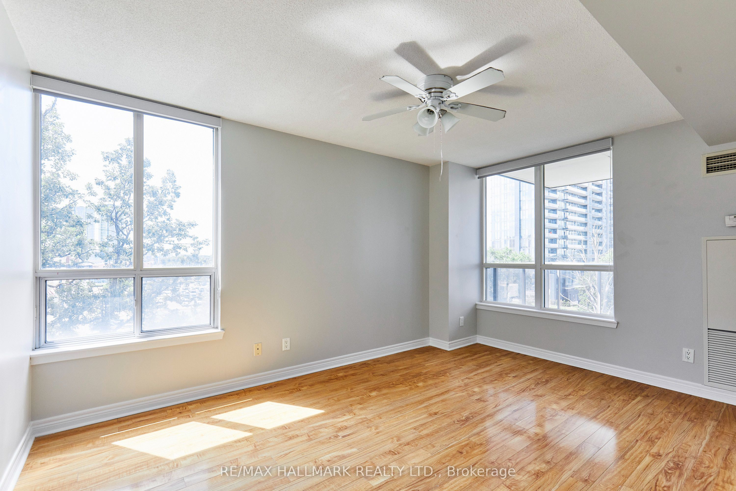 60 Disera Drive 307 Property Photo 26