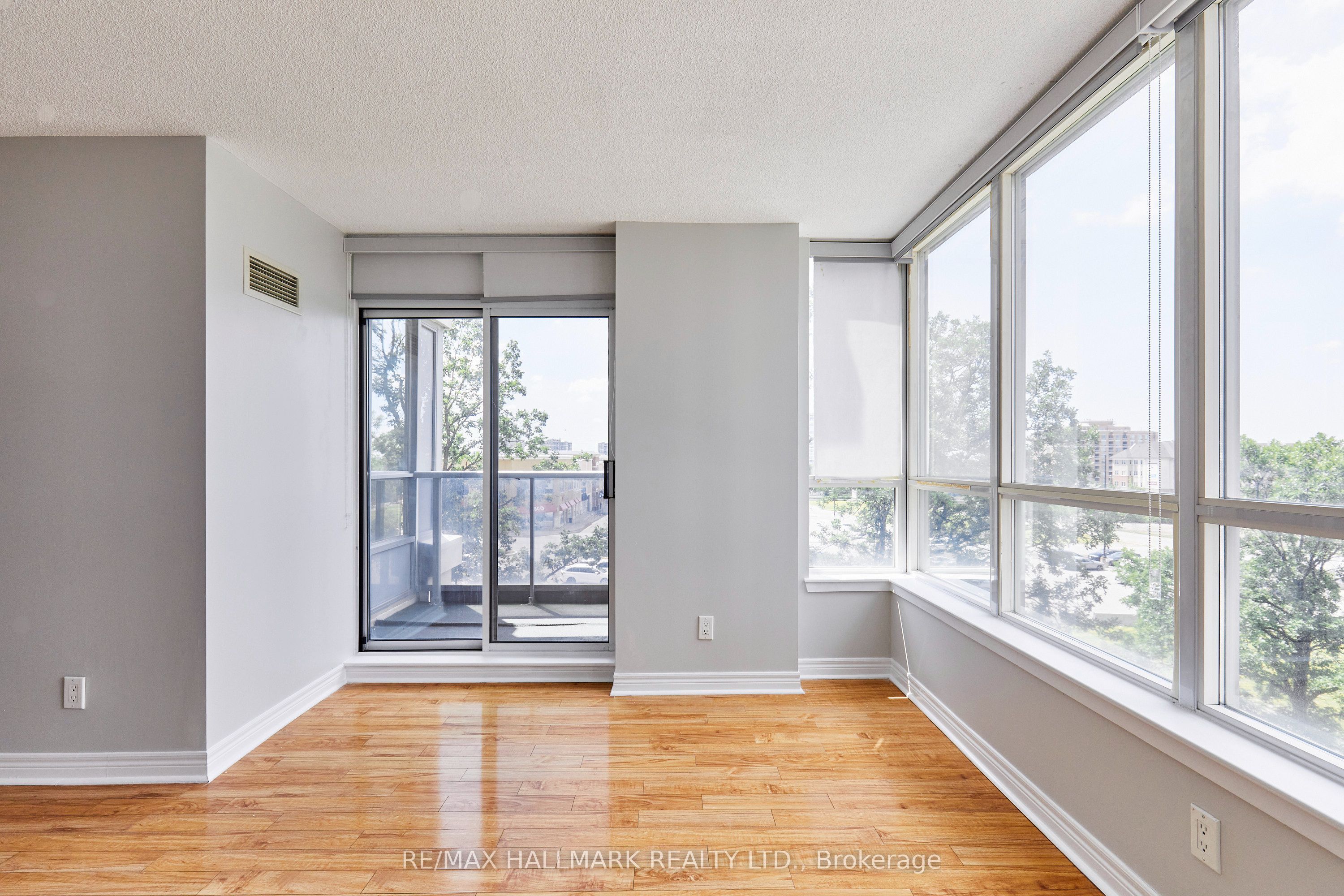 60 Disera Drive 307 Property Photo 30
