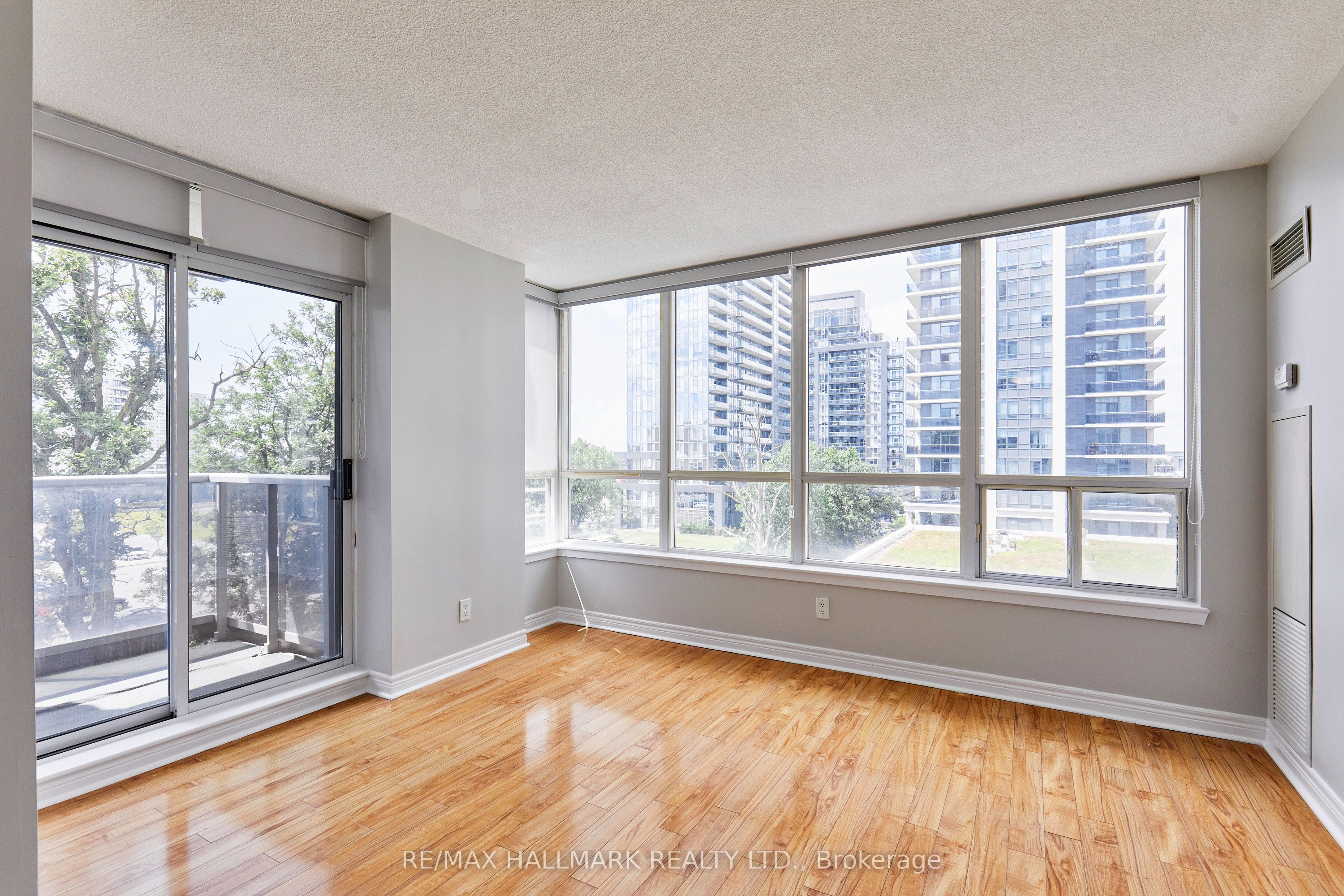 60 Disera Drive 307 Property Photo 31