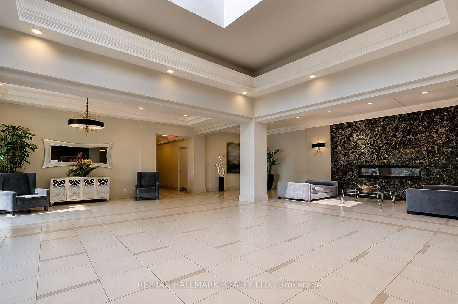 60 Disera Drive 307 Property Photo 32