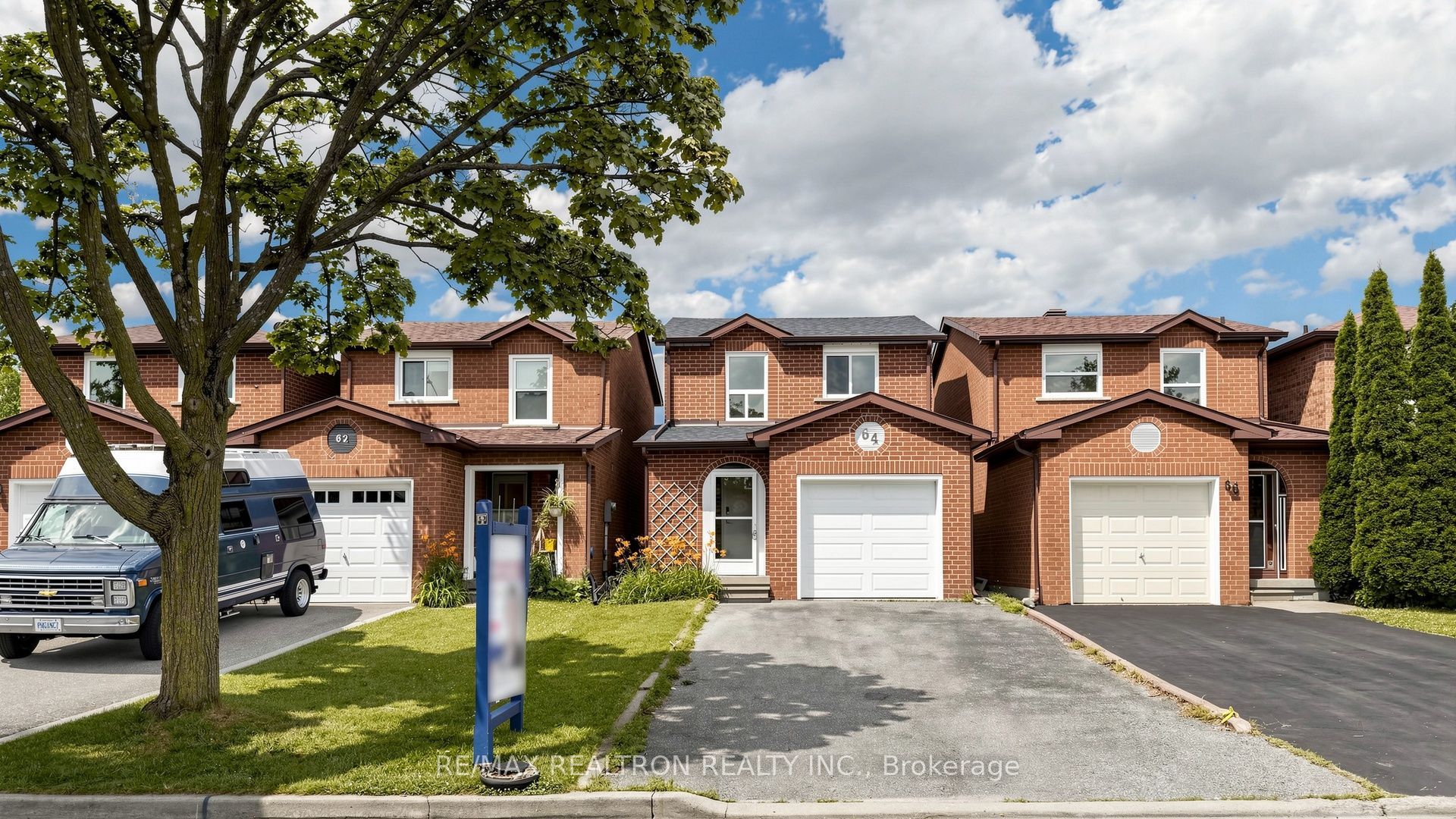64 Dunbar Crescent Property Photo 2