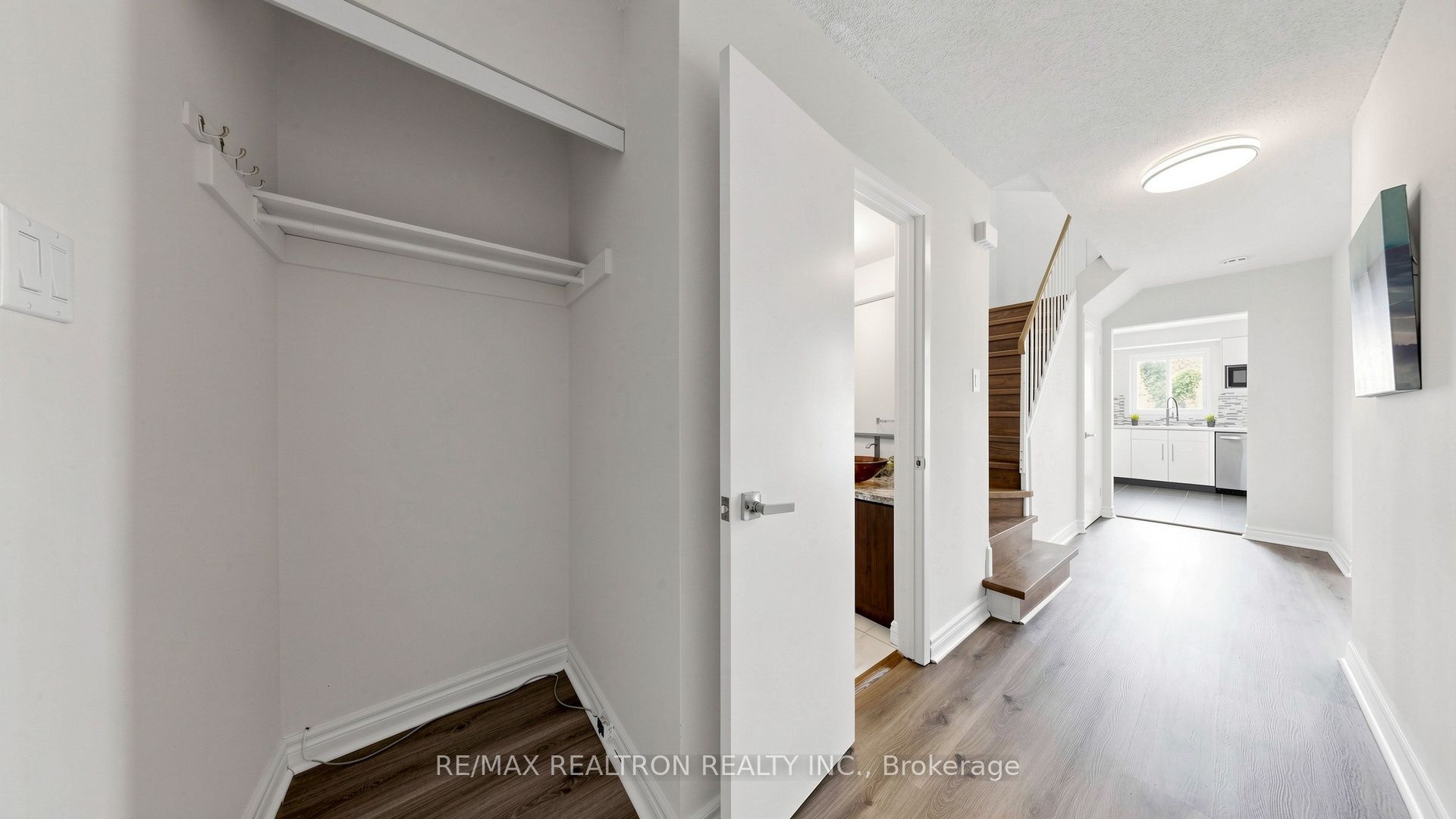 64 Dunbar Crescent Property Photo 4